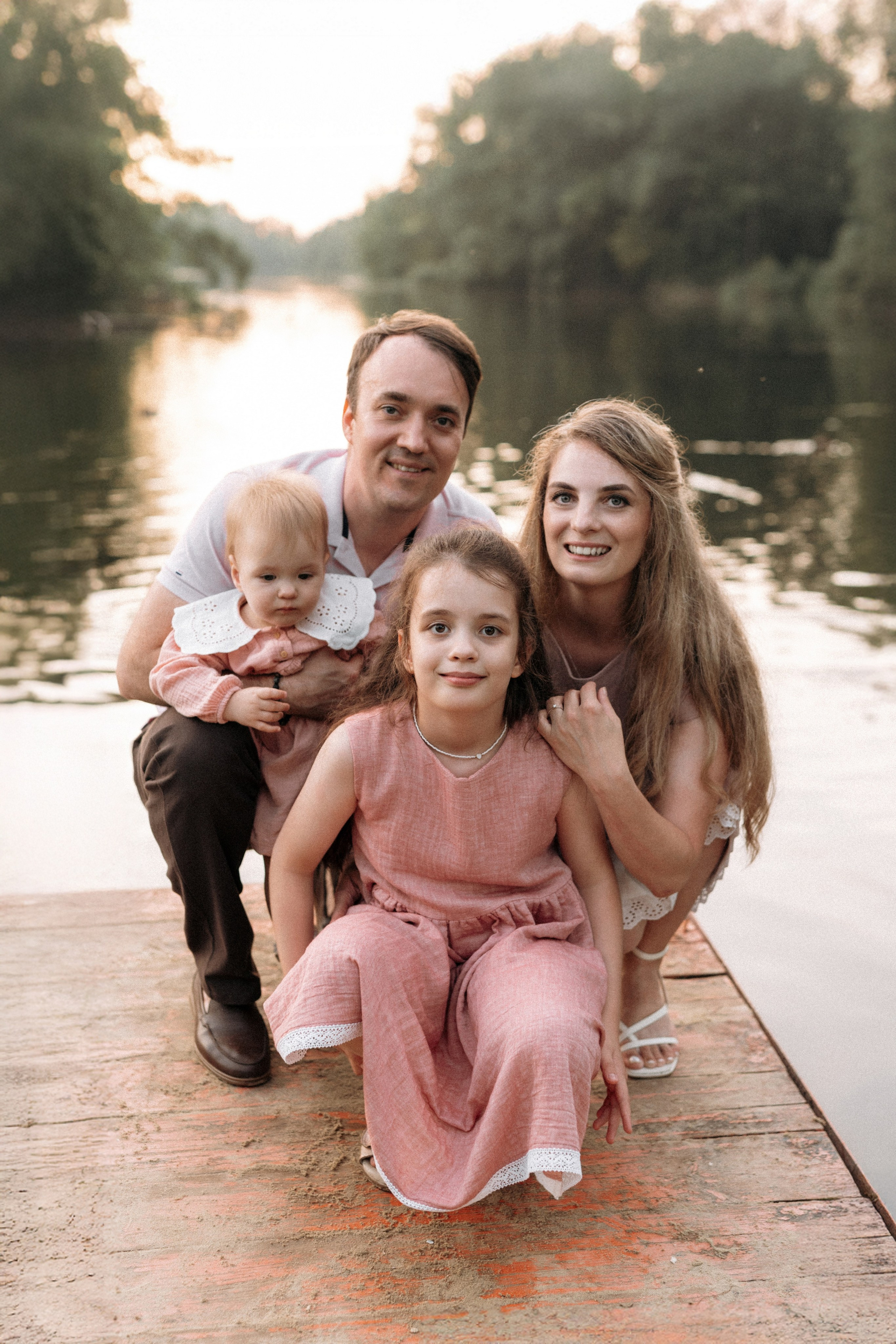 Семейная фотосессия на берегу реки для Миши, Тани, Сони и Таи. Свадебный фотограф в Тамбове Павел Четвертков