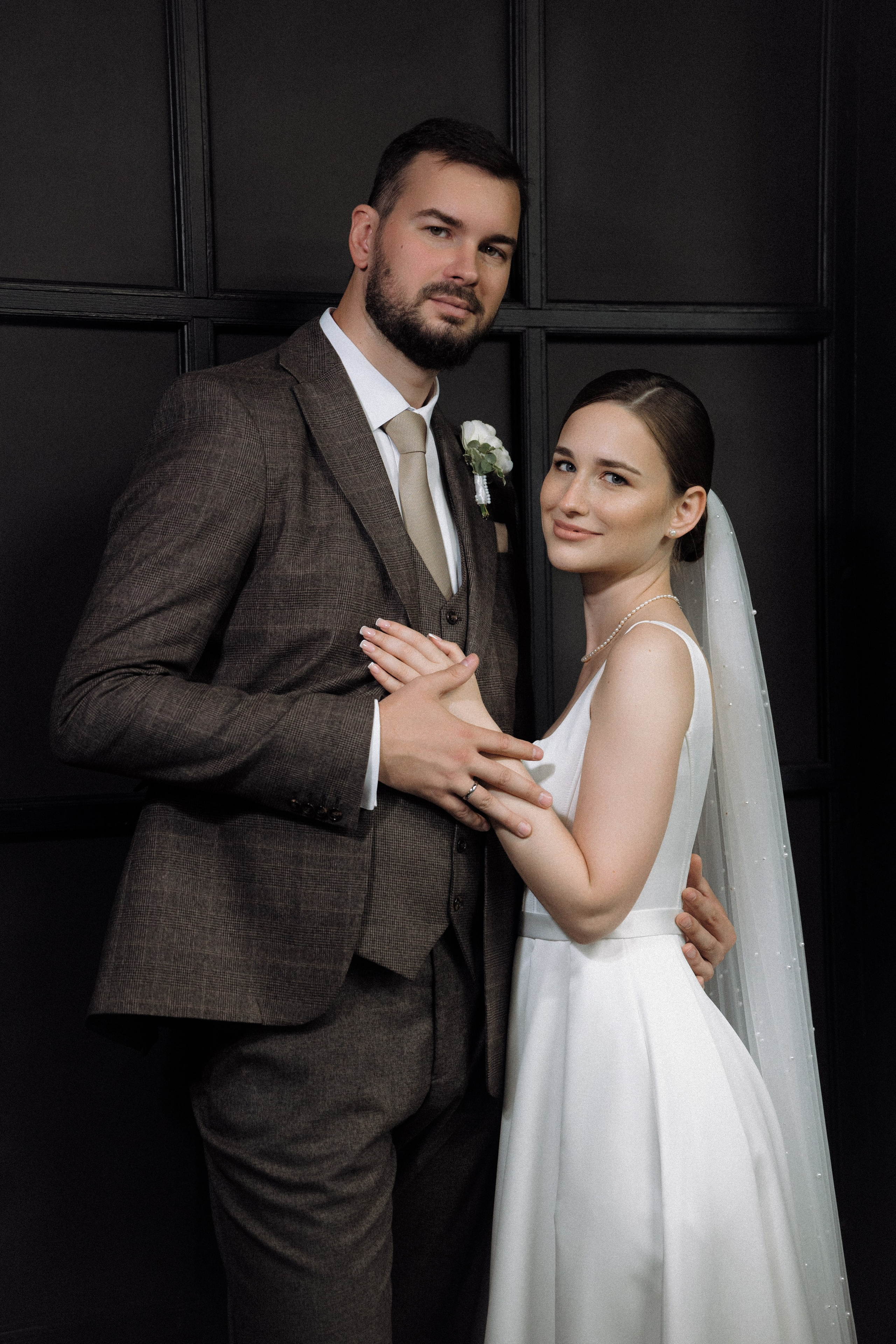 Портфолио свадебного фотографа в Москве. Фотосессия с лошадьми Москва. Фотограф на свадьбу в Москве. Свадебная фотосессия на черном фоне. Фотограф в Москве Валерия Рожкова