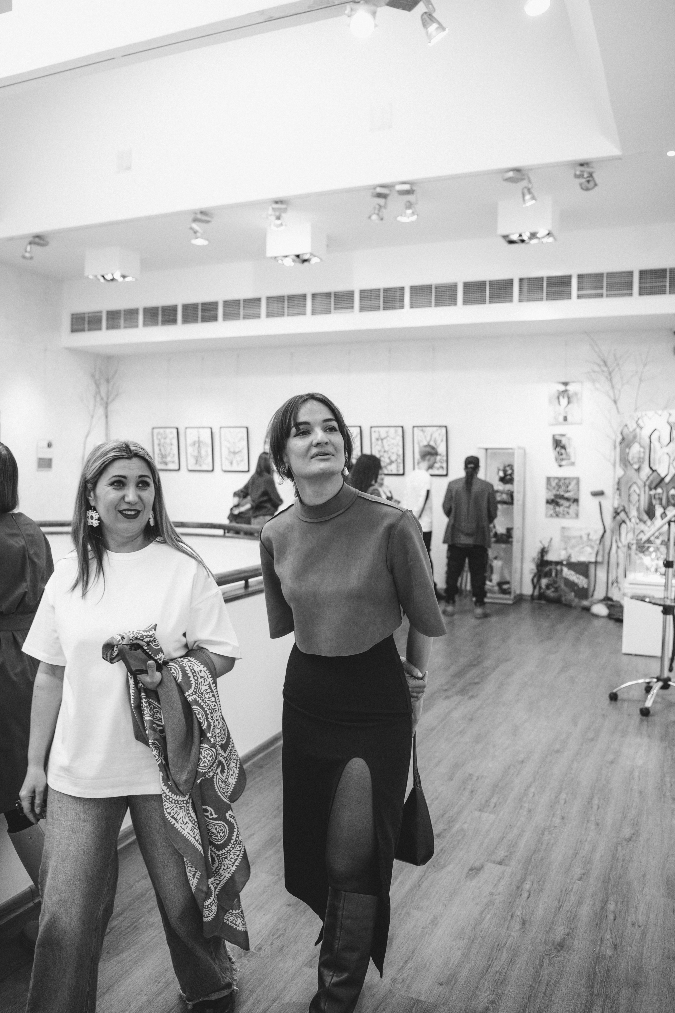 Открытие выставочного проекта «Я + Искусство = ЮГРА». Лайфстайл фотограф в Ханты-Мансийске Мария Шишкина