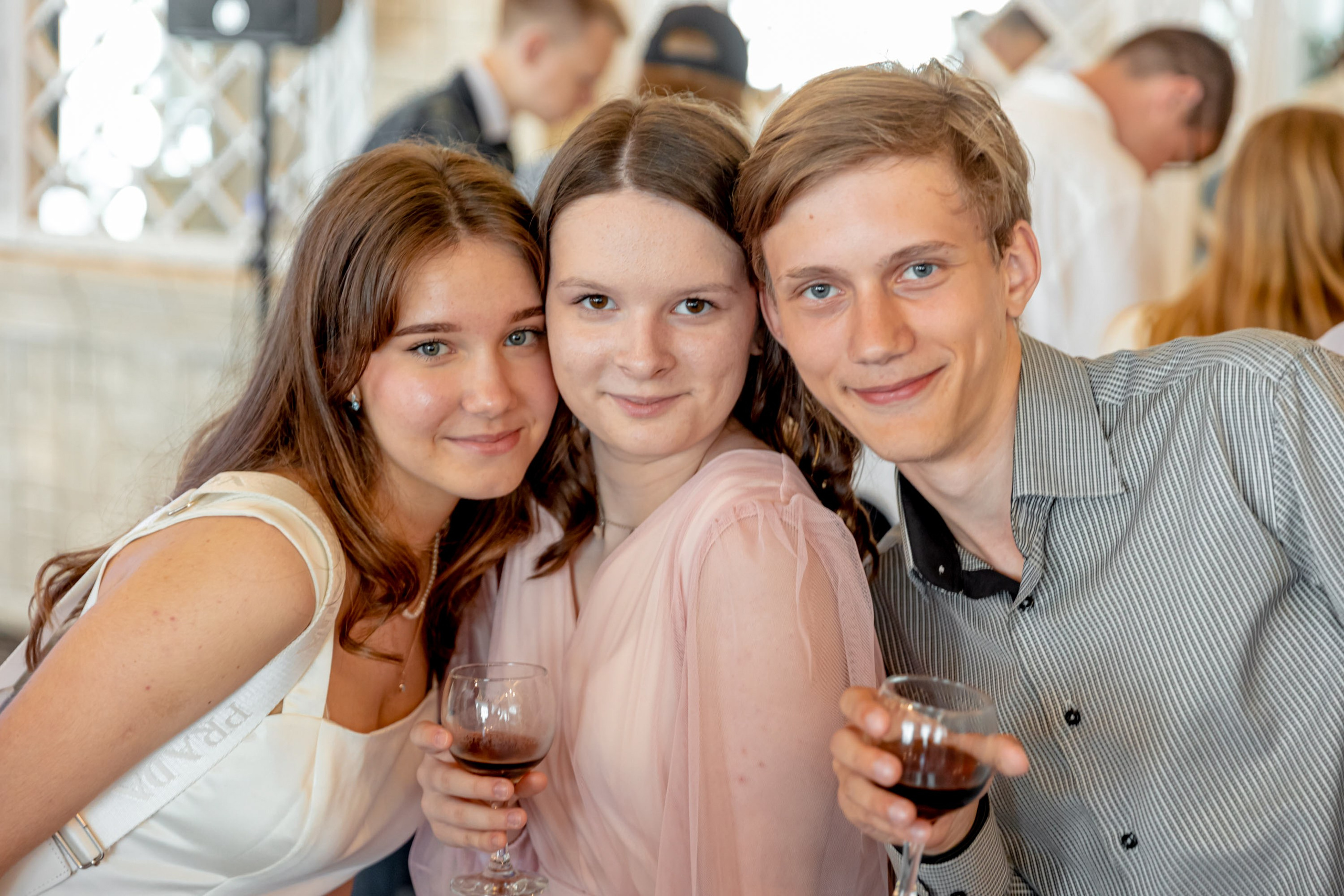 Фотосъёмка школьного выпускного в ресторане. Фотограф на праздник, корпоратив, День Рождения и Юбилей в г. Санкт-Петербурге Алексей Анкушев