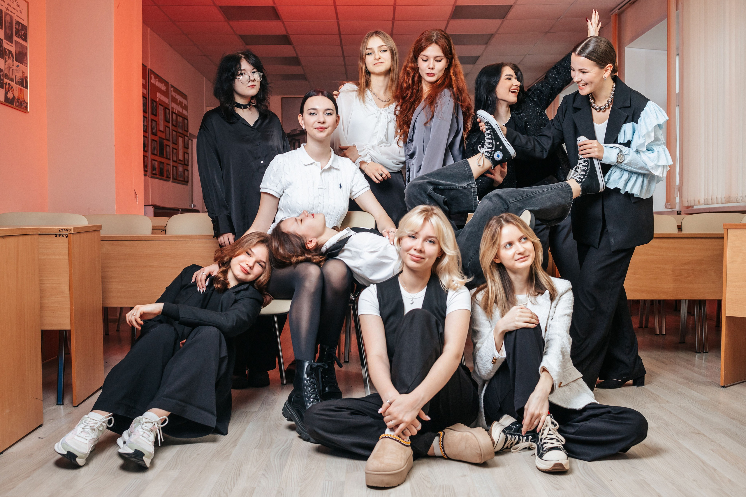 9 и 11 классы. Студия школьной фотографии в Твери. Выпускные альбомы в Твери