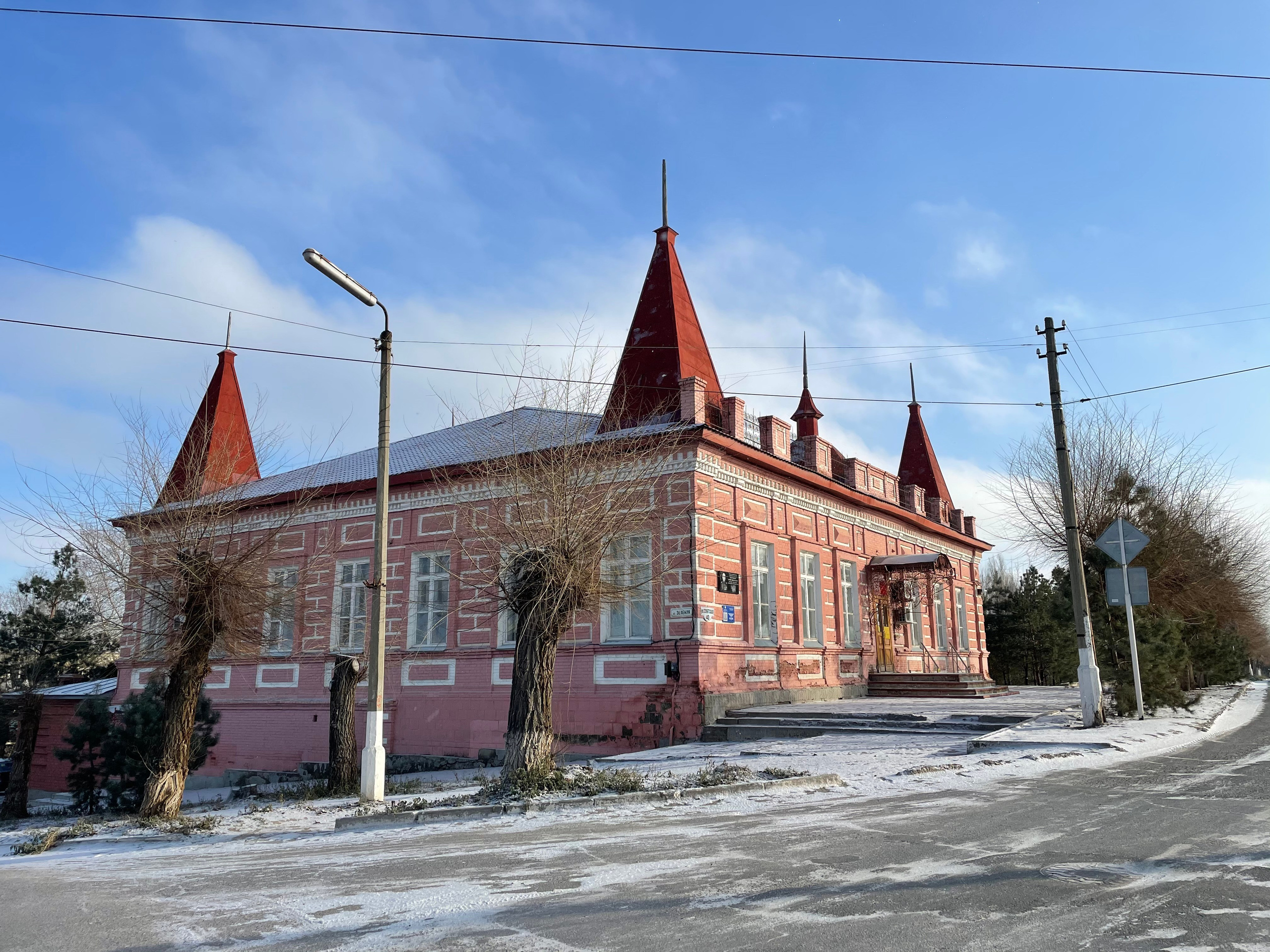 80 010 Улица, перекрёсток, Дом Учителя. ВИЗУАЛЬНЫЕ И ЗВУКОВЫЕ РЕШЕНИЯ ДЛЯ БИЗНЕСА И СЪЁМОК ТЕЛЕТЕЛА