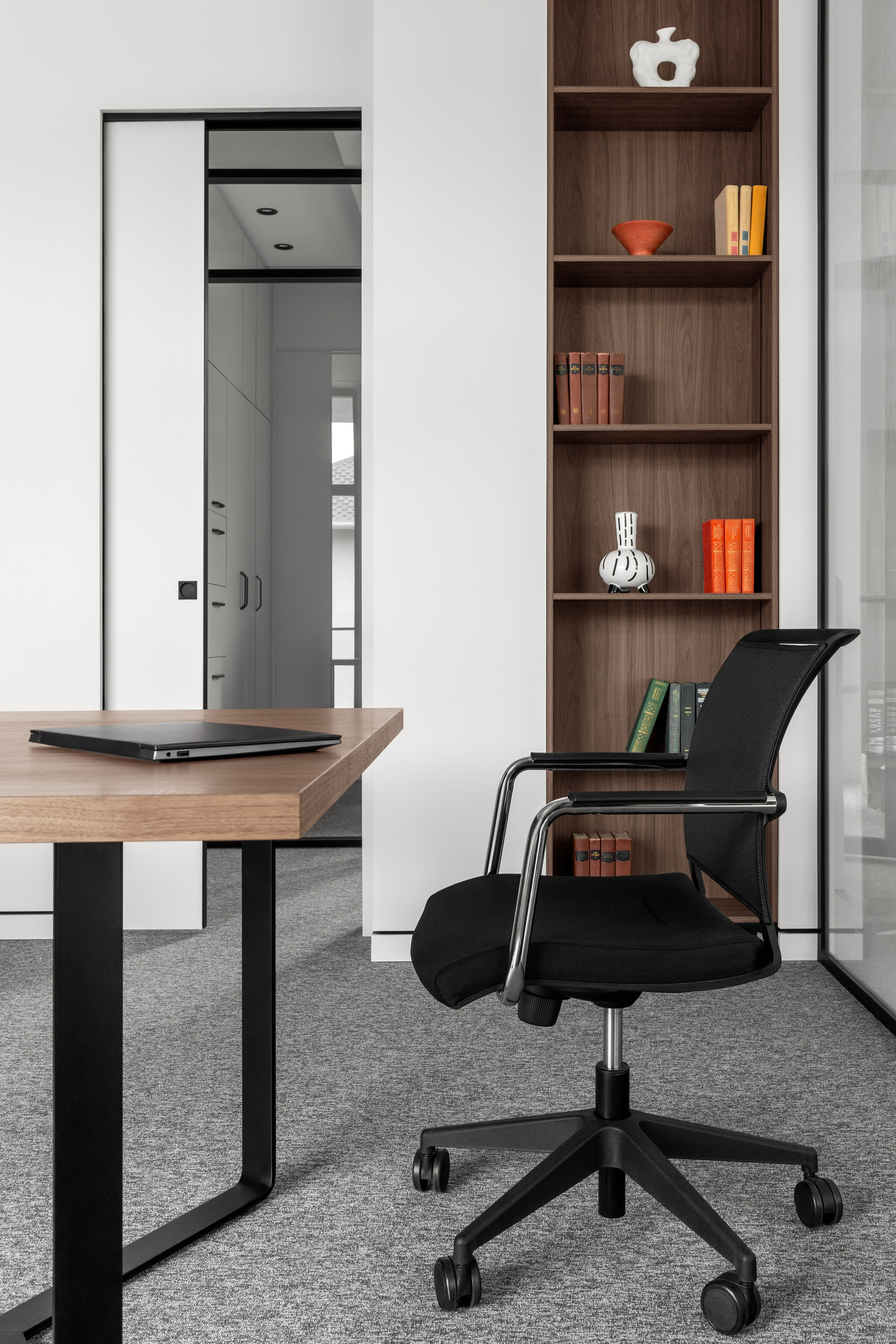 Интерьерная фотосъёмка офиса «Demeu» в Алматы. Roman Yakunin — interior photographer in Almaty, Kazakhstan