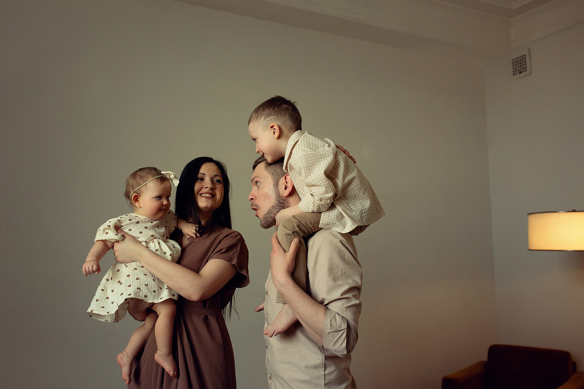 Семейная съемка в студии. Семейный фотограф Татьяна Надеждина | Москва, Московская область, Ярославль