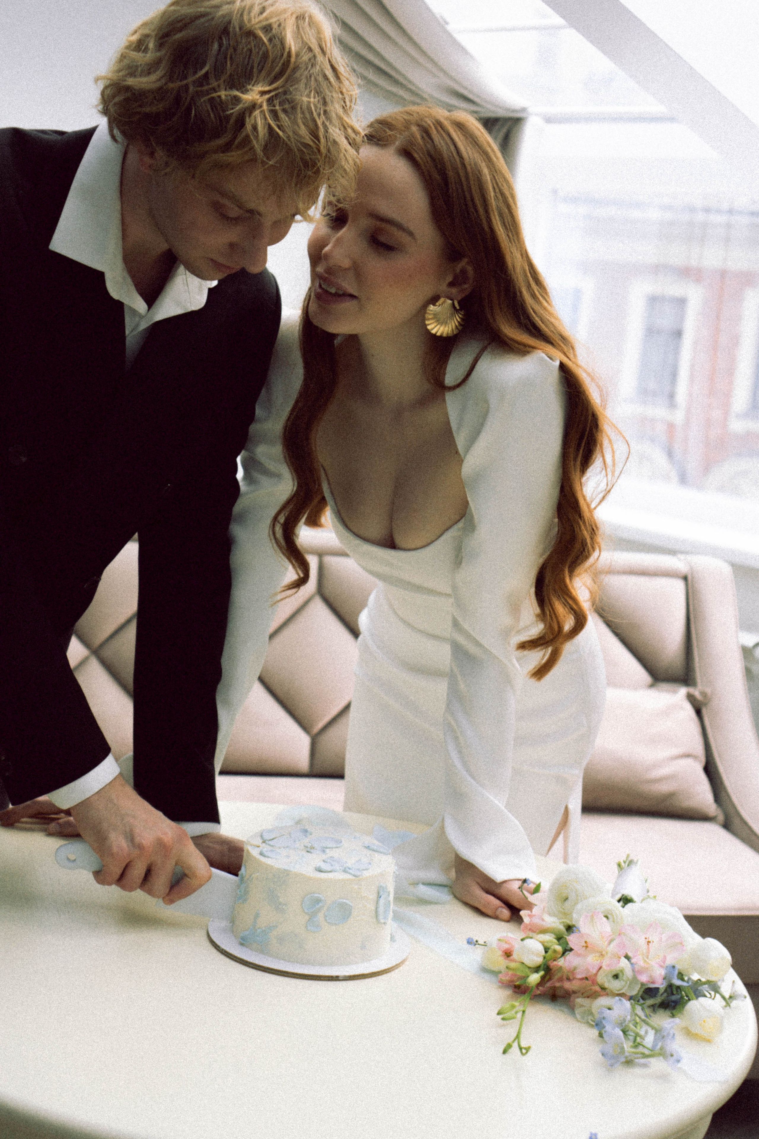 СВАДЕБНАЯ СЬЕМКА В ОТЕЛЕ. СБОРЫ ЖЕНИХА И НЕВЕСТЫ И ТАКЖЕ ТОР И ПОДГОТОВКА К ПРОГУЛКЕ. Профессиональный фотограф, Санкт-Петербург — Виктория Богомолова