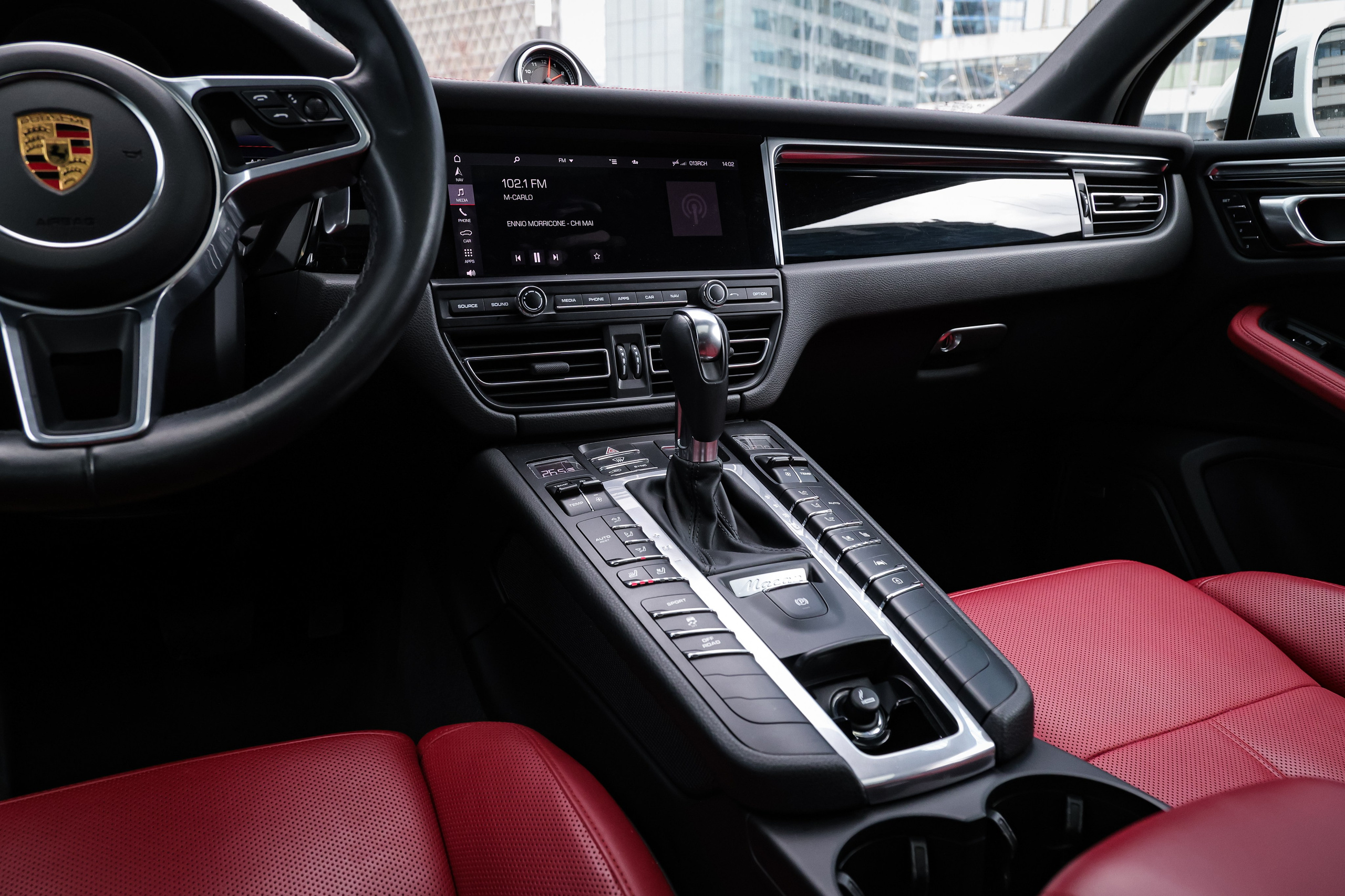 2021 PORSCHE MACAN S. Mixturecaptures