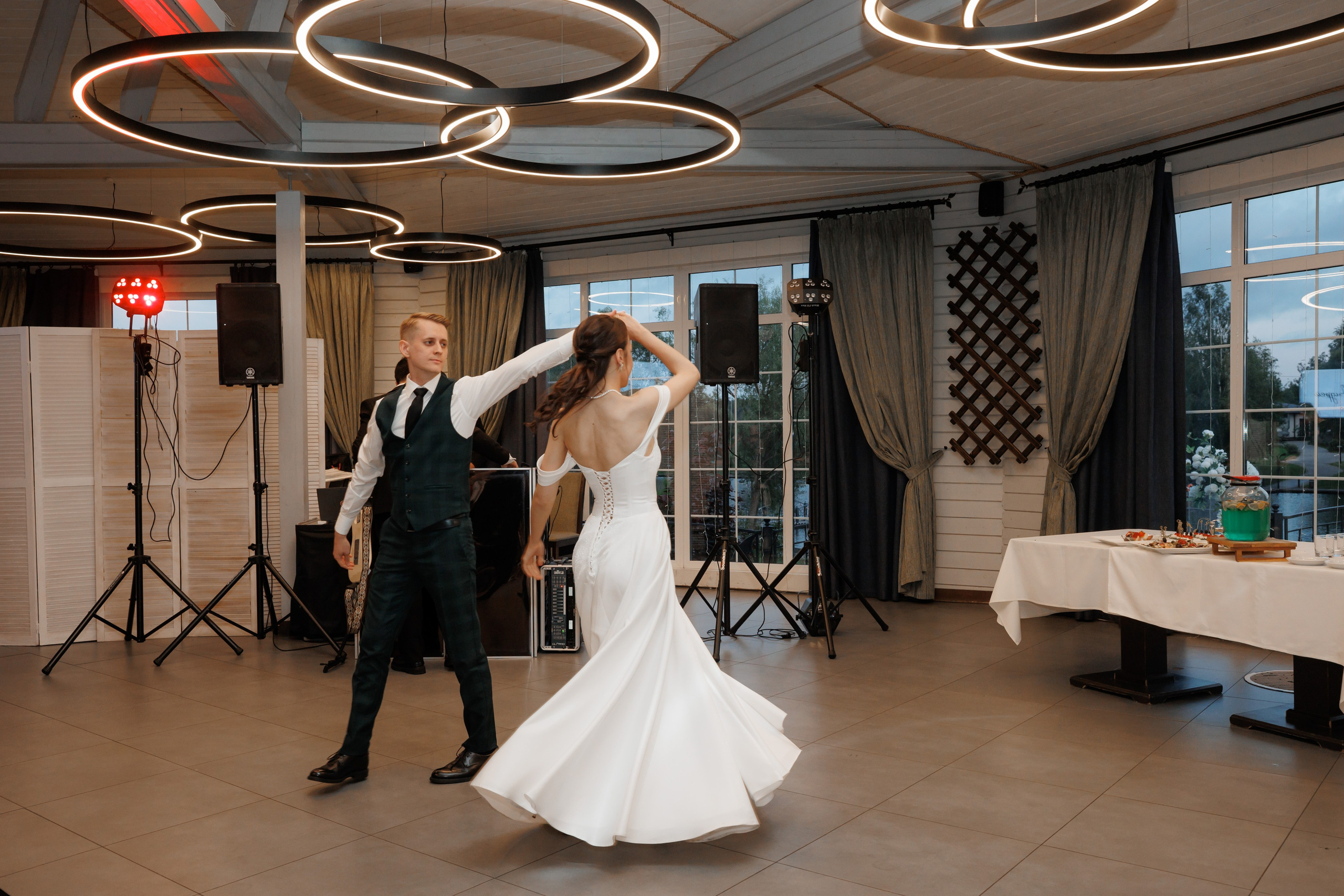 Регистрация в отеле Fish Point, ЗАГС Бутово, прогулка в Остафьево. Свадебный и репортажный фотограф (Москва, Королев и другие)