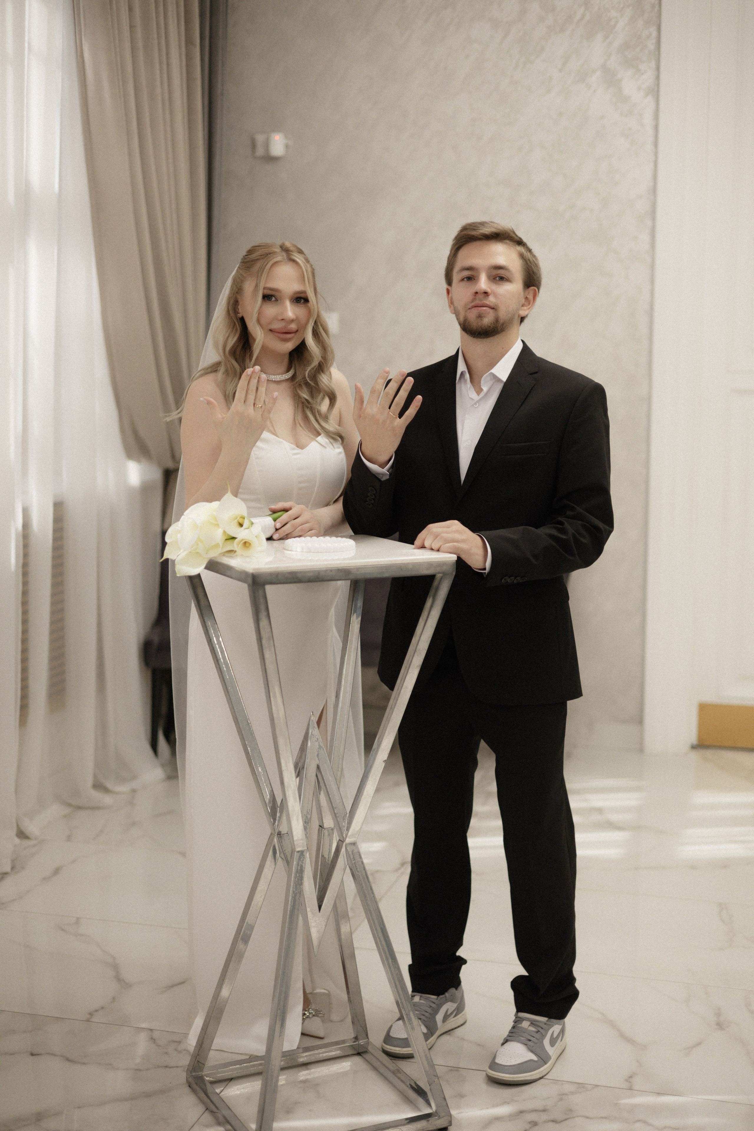 Арина и Дима. Сборы, роспись и прогулка. Свадебный и портретный фотограф в Москве Анастасия Масюк