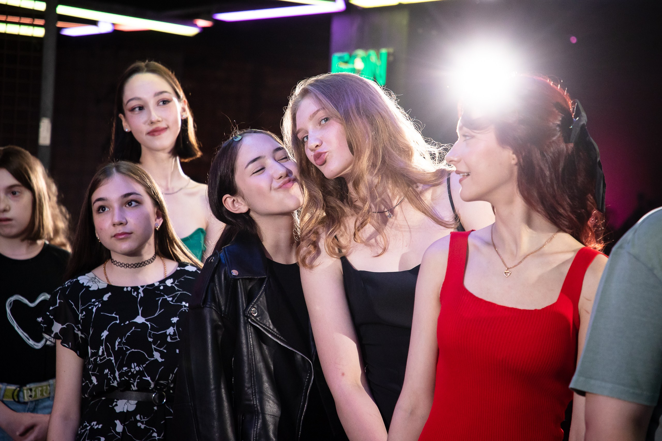 Фотограф на выпускной в 9-м классе. Спортивный фотограф Екатеринбург Онлайн трансляции