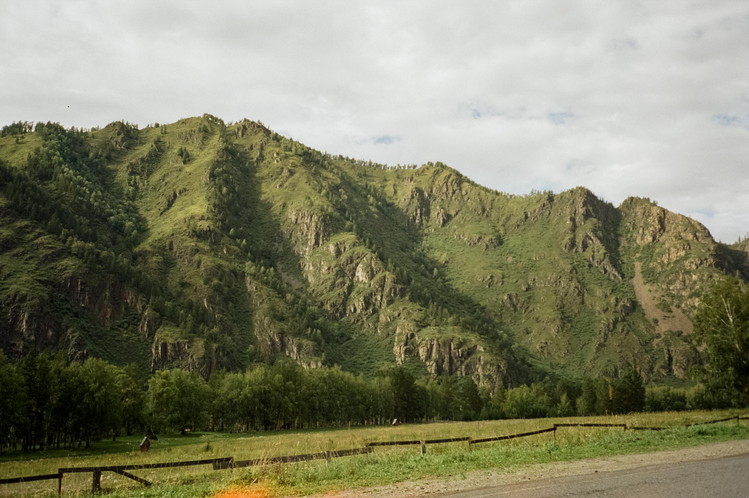 Урочище Чечкыш. Виды на Заячий остров и Разбитое сердце Катуни. Водопа. Фотограф-документалист Мария Осокина