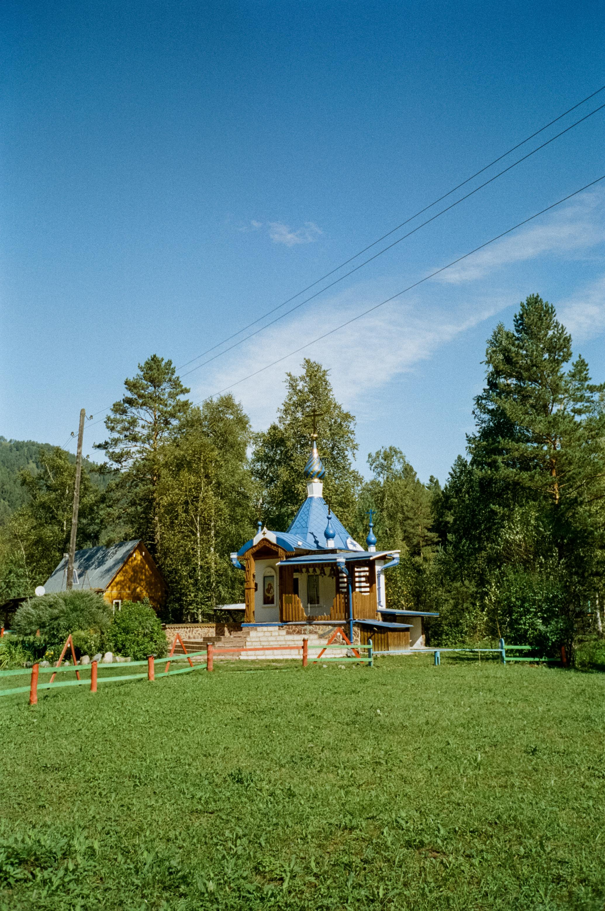 Дорога к селу Элекмонар и часовне на реке Куюм. Фотограф-документалист Мария Осокина