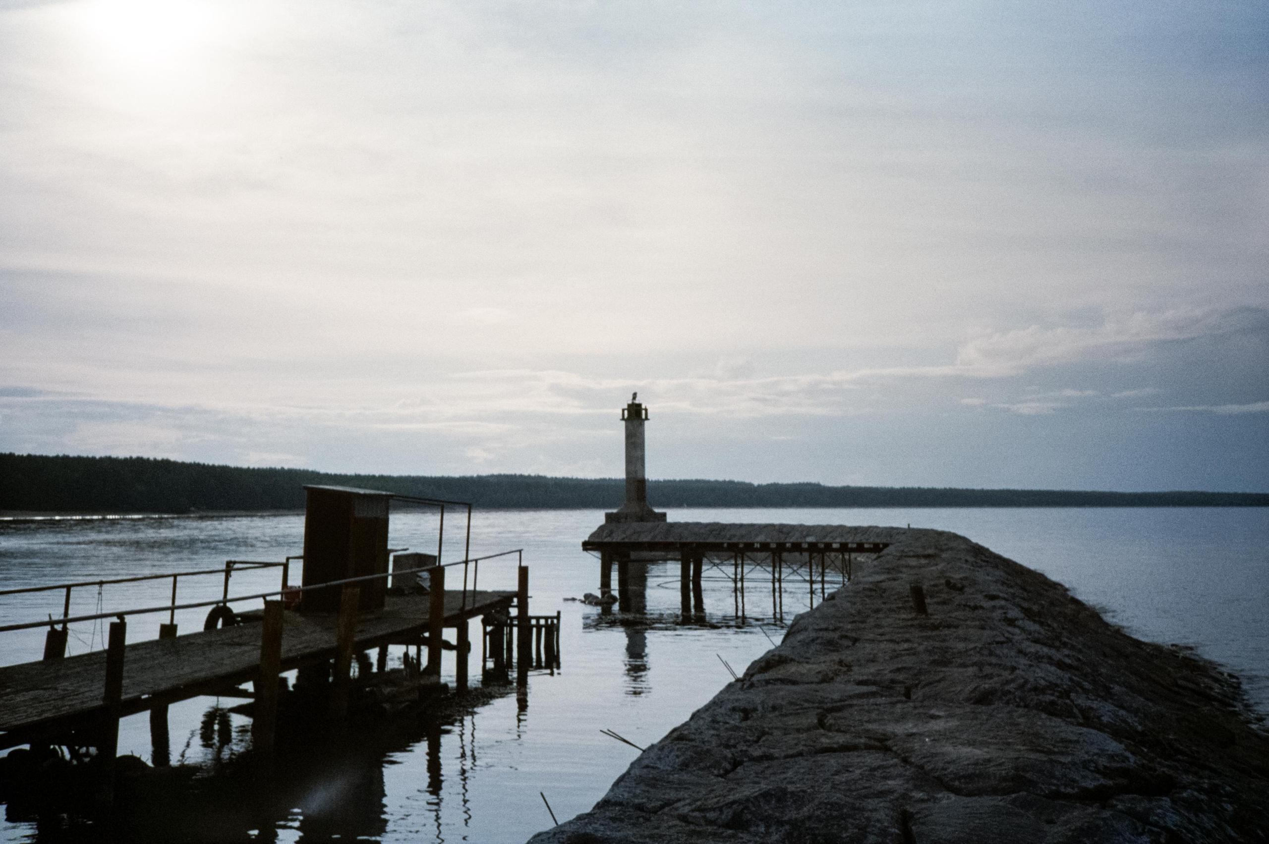 Маяк Вуохенсало в Golden Hour и озеро Отрадное на рассвете. Фотограф-документалист Мария Осокина