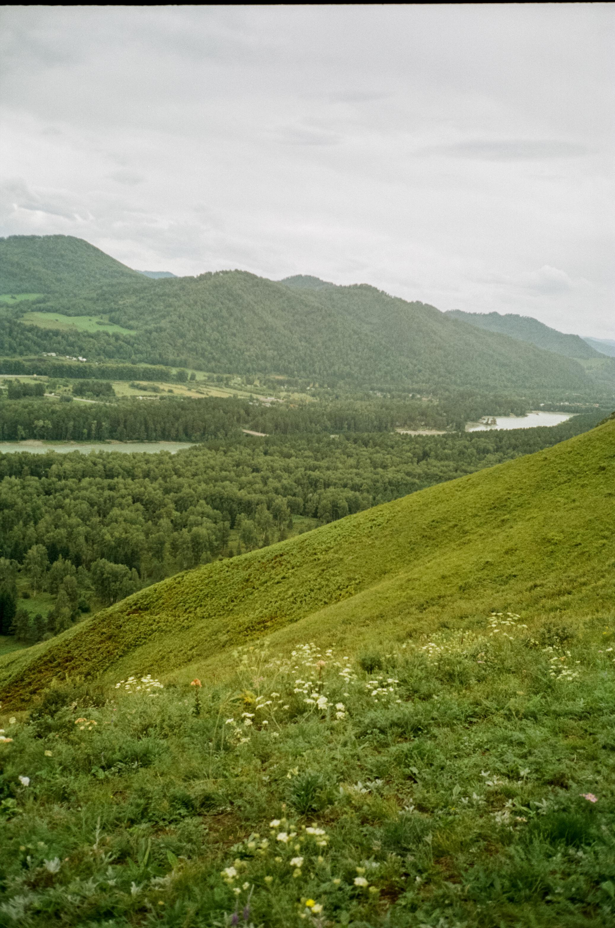 Гора Чертов Палец в селе Катунь. Фотограф-документалист Мария Осокина