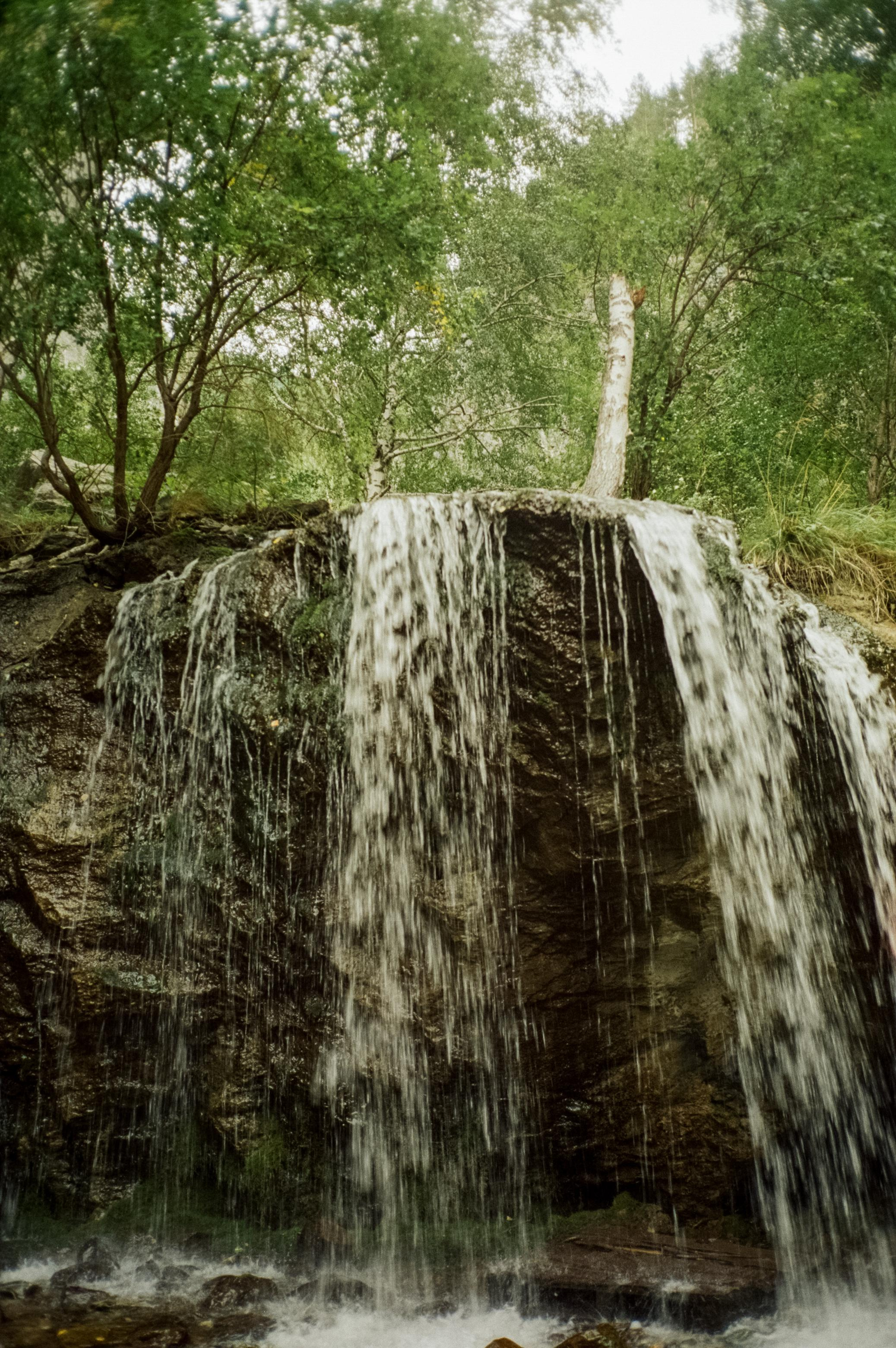 Урочище Чечкыш. Виды на Заячий остров и Разбитое сердце Катуни. Водопа. Фотограф-документалист Мария Осокина