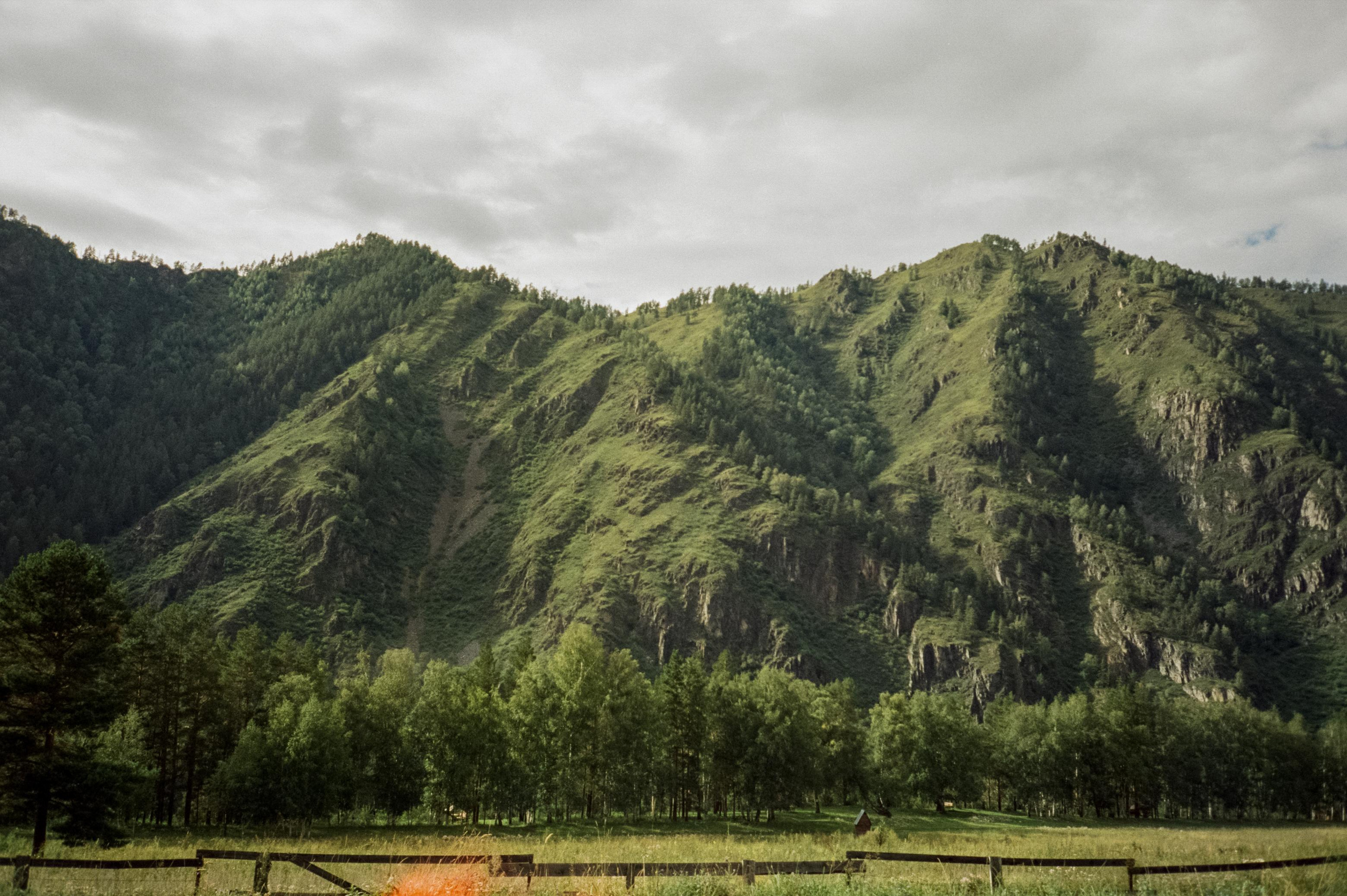 Урочище Чечкыш. Виды на Заячий остров и Разбитое сердце Катуни. Водопа. Фотограф-документалист Мария Осокина