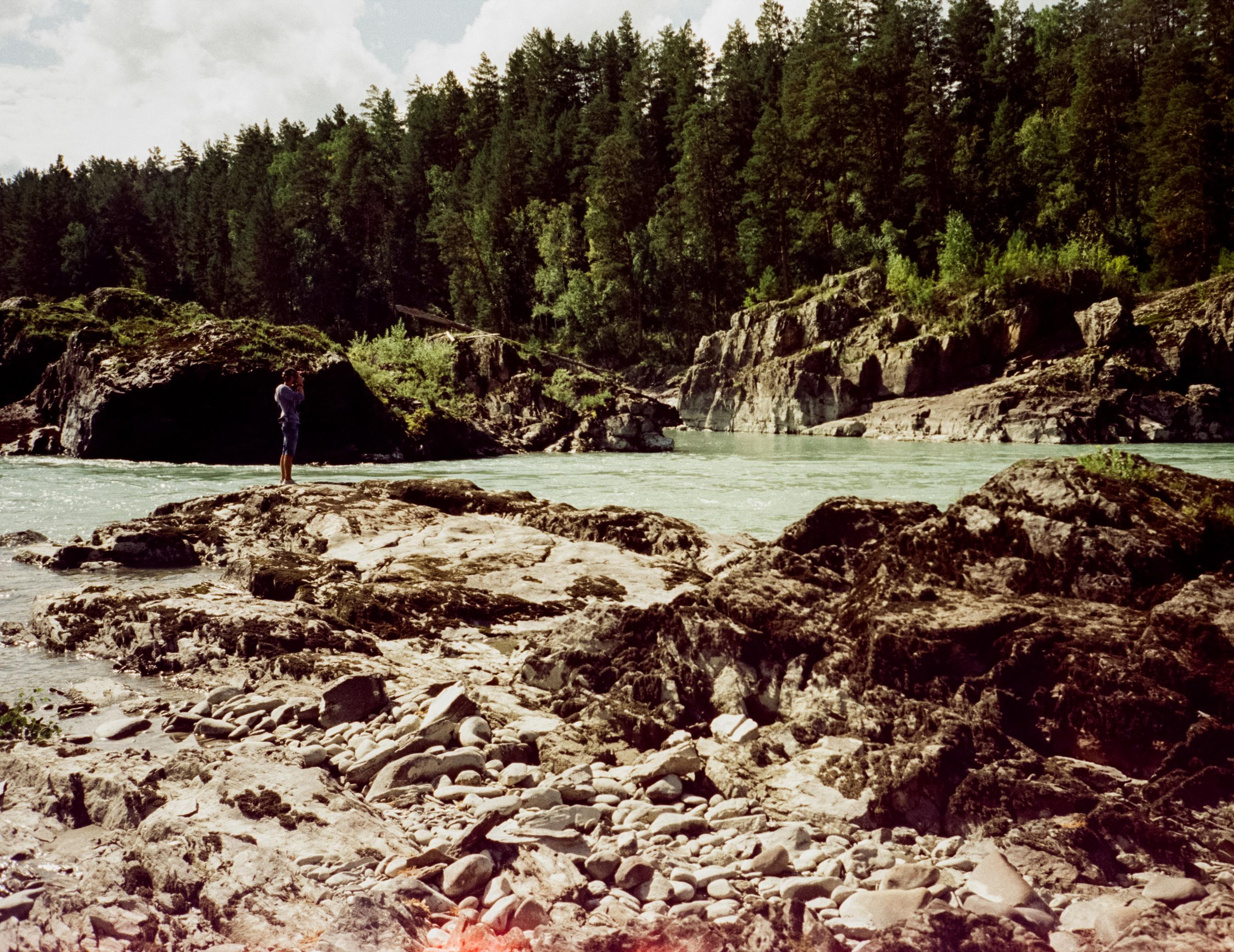 Катунь, острова и сосны в солнечный день. Фотограф-документалист Мария Осокина