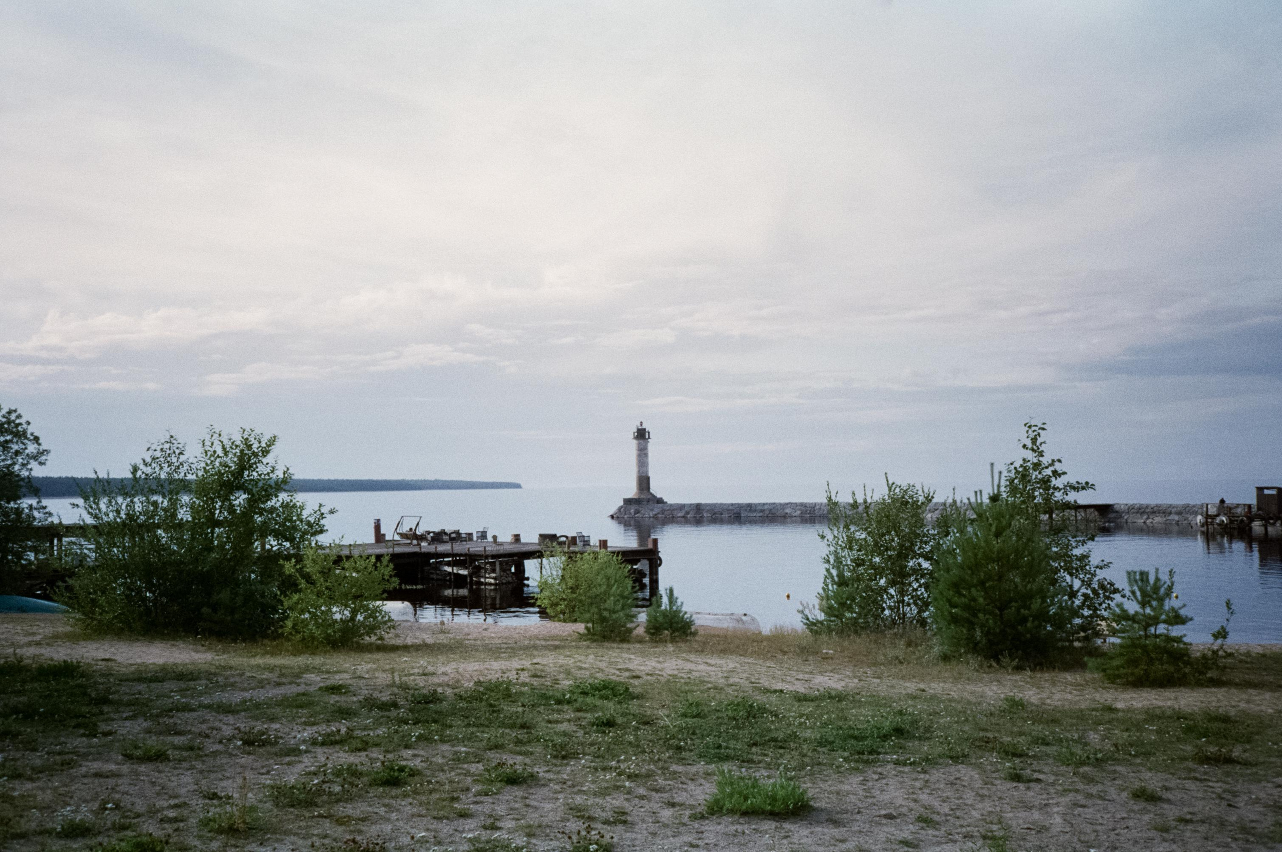 Маяк Вуохенсало в Golden Hour и озеро Отрадное на рассвете. Фотограф-документалист Мария Осокина