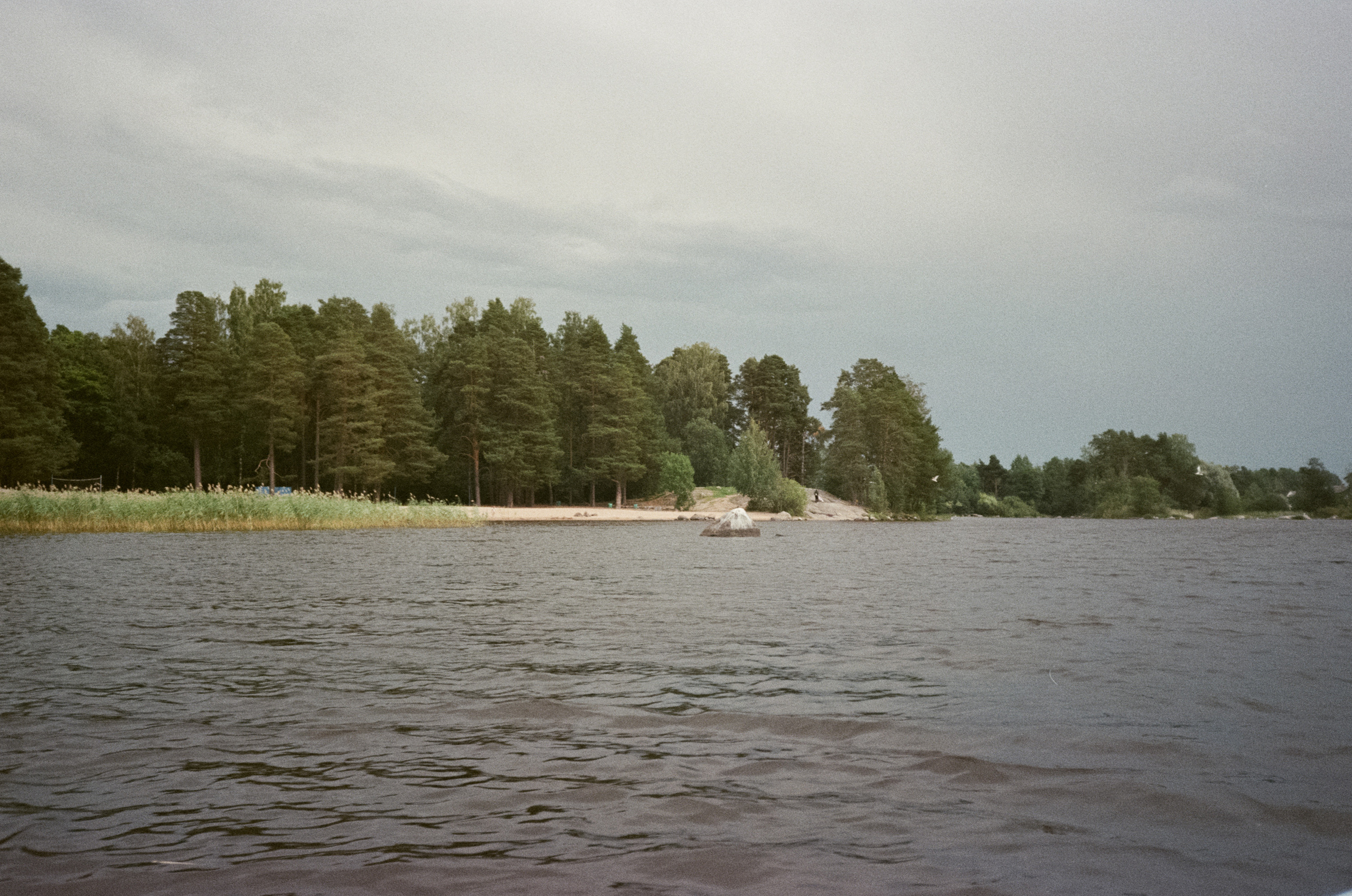 На моторке по реке Вуокса. Лодочная станция Вуокса-спорт. Фотограф-документалист Мария Осокина