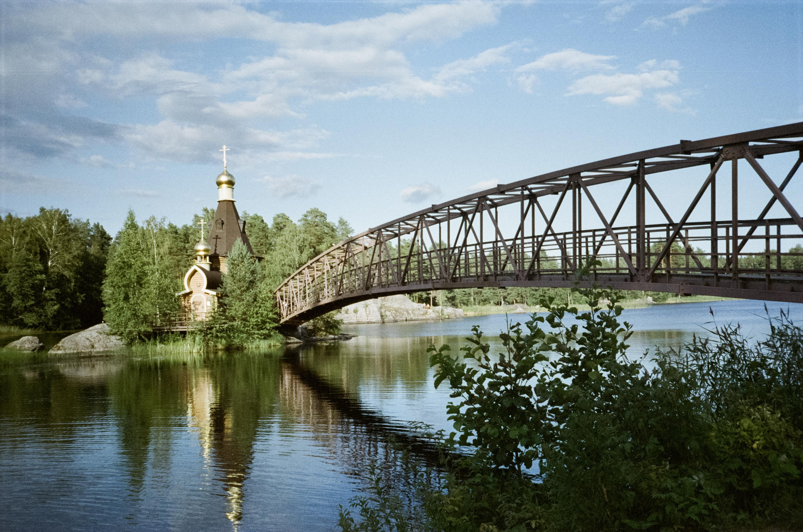Храм Андрея Первозванного на Вуоксе и лютеранская кирха в Мельникове. Фотограф-документалист Мария Осокина