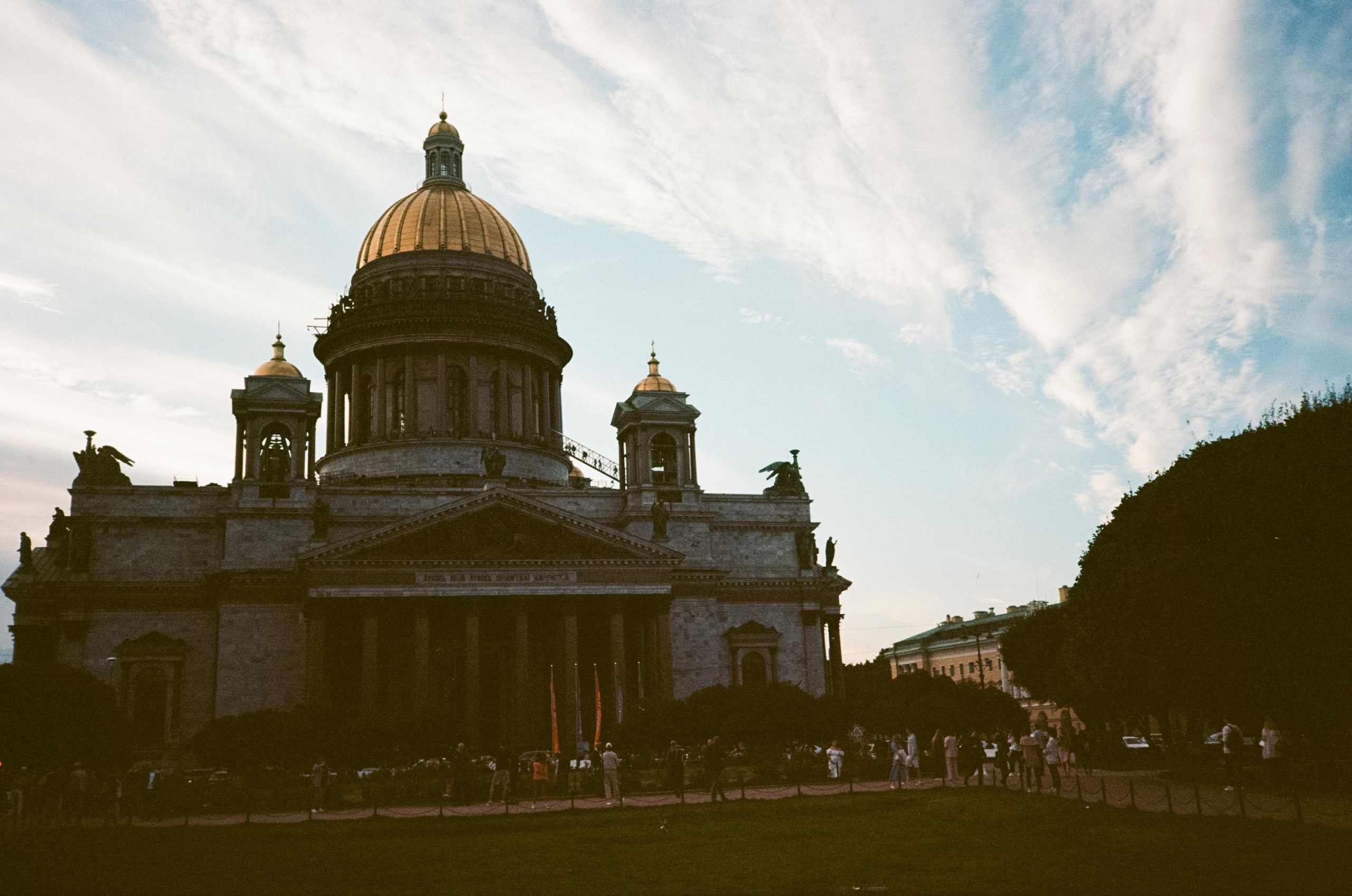 Праздничный Санкт-Петербург. Исаакиевский Собор, Эрмитаж и Нева. Фотограф-документалист Мария Осокина