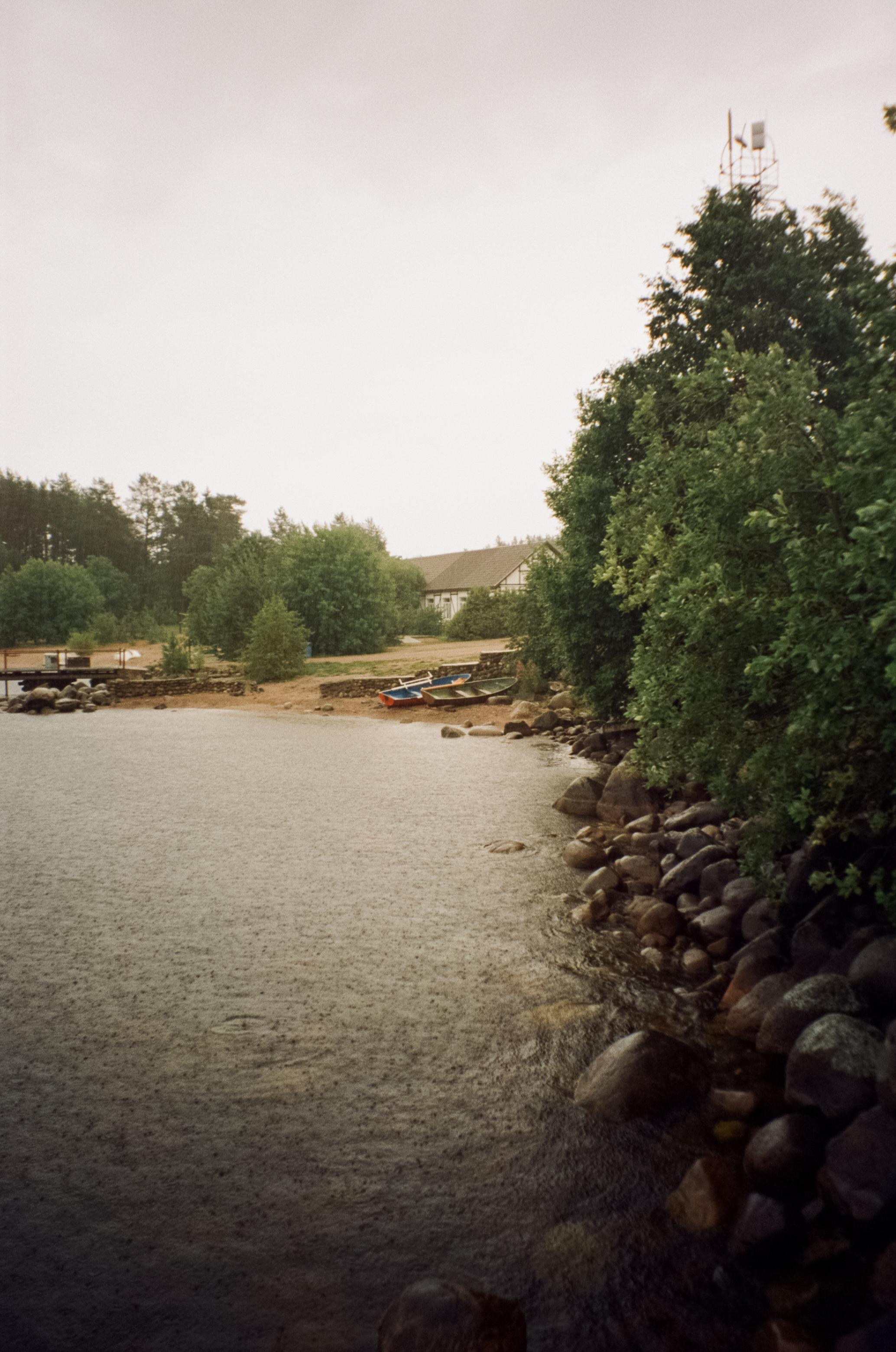 Маяк Вуохенсало в бухте Моторная и закат на озере Отрадное. Фотограф-документалист Мария Осокина