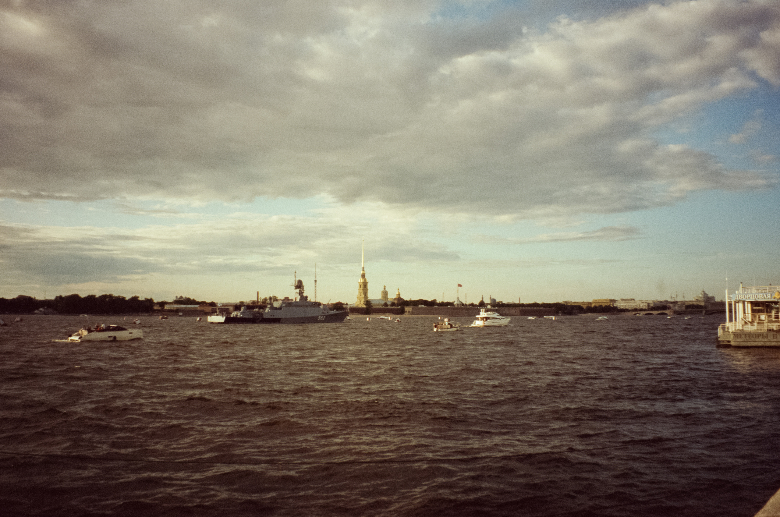 Вечерний Питер и утро нового дня. Фотограф-документалист Мария Осокина