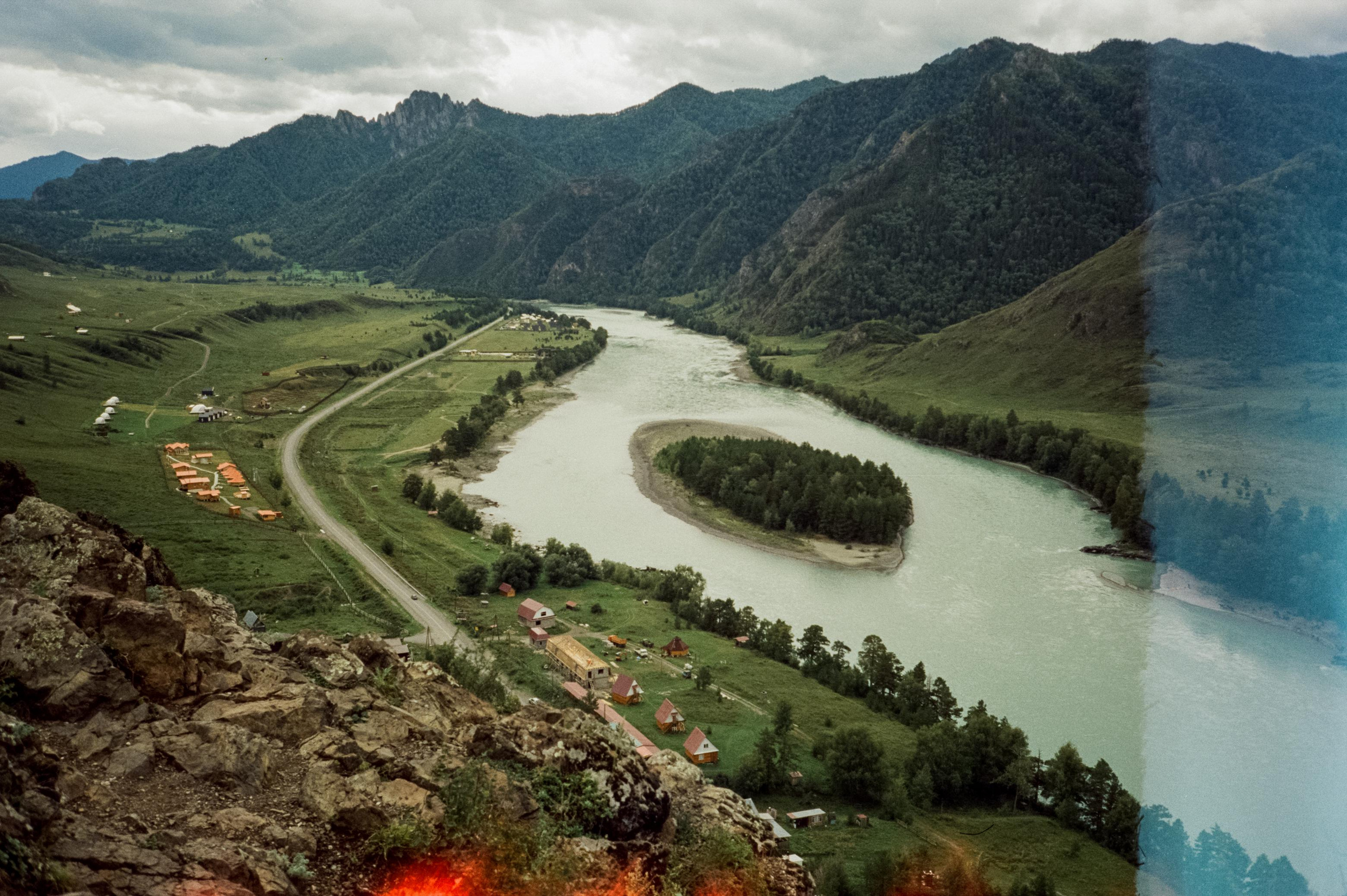 Урочище Чечкыш. Виды на Заячий остров и Разбитое сердце Катуни. Водопа. Фотограф-документалист Мария Осокина