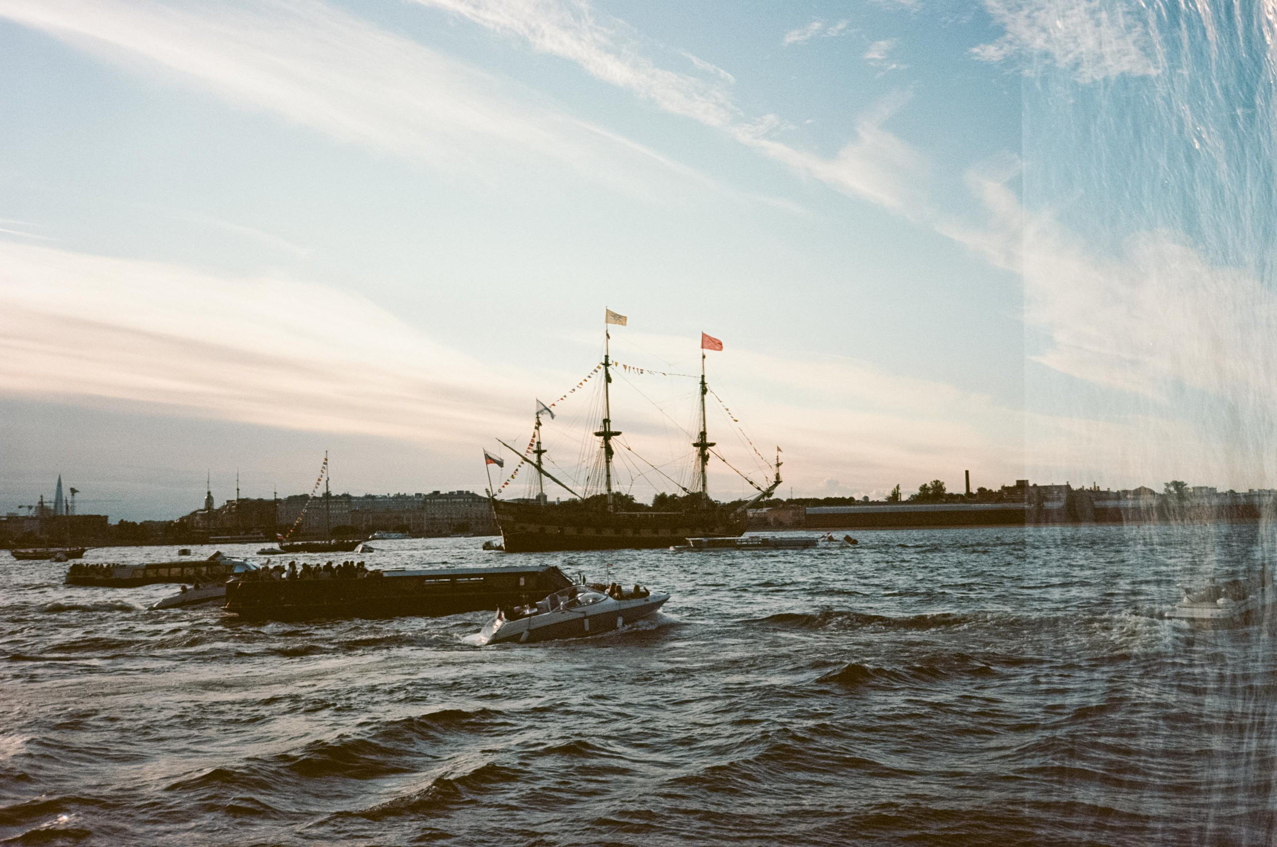 Праздничный Санкт-Петербург. Исаакиевский Собор, Эрмитаж и Нева. Фотограф-документалист Мария Осокина