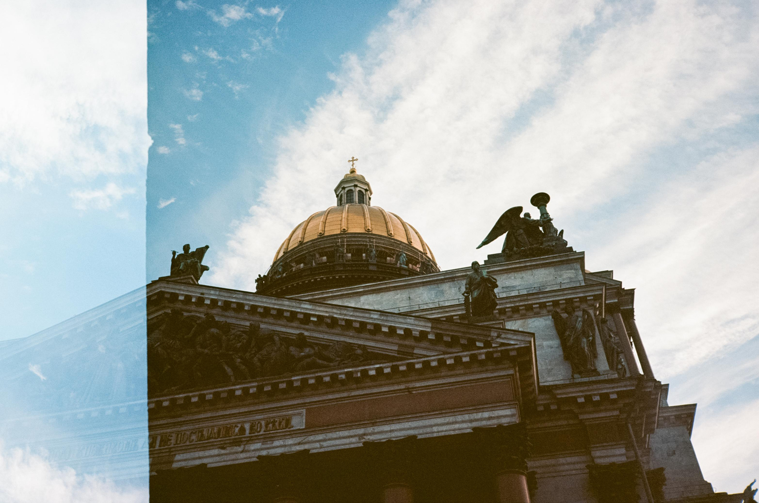 Праздничный Санкт-Петербург. Исаакиевский Собор, Эрмитаж и Нева. Фотограф-документалист Мария Осокина