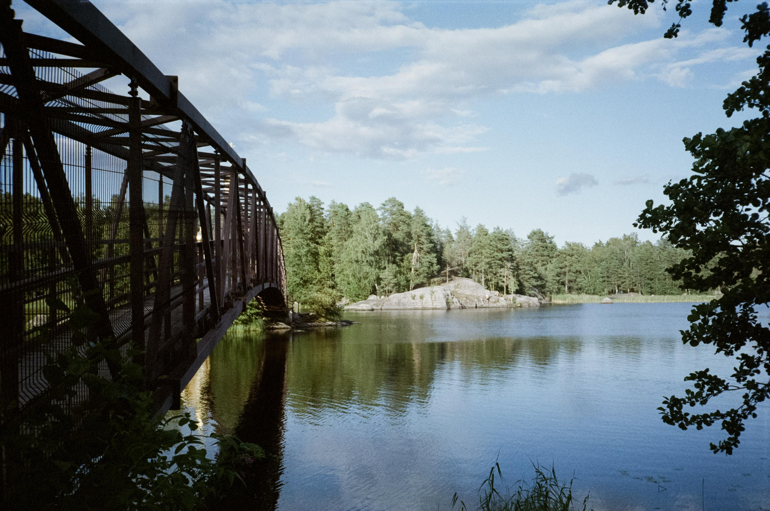 Храм Андрея Первозванного на Вуоксе и лютеранская кирха в Мельникове. Фотограф-документалист Мария Осокина