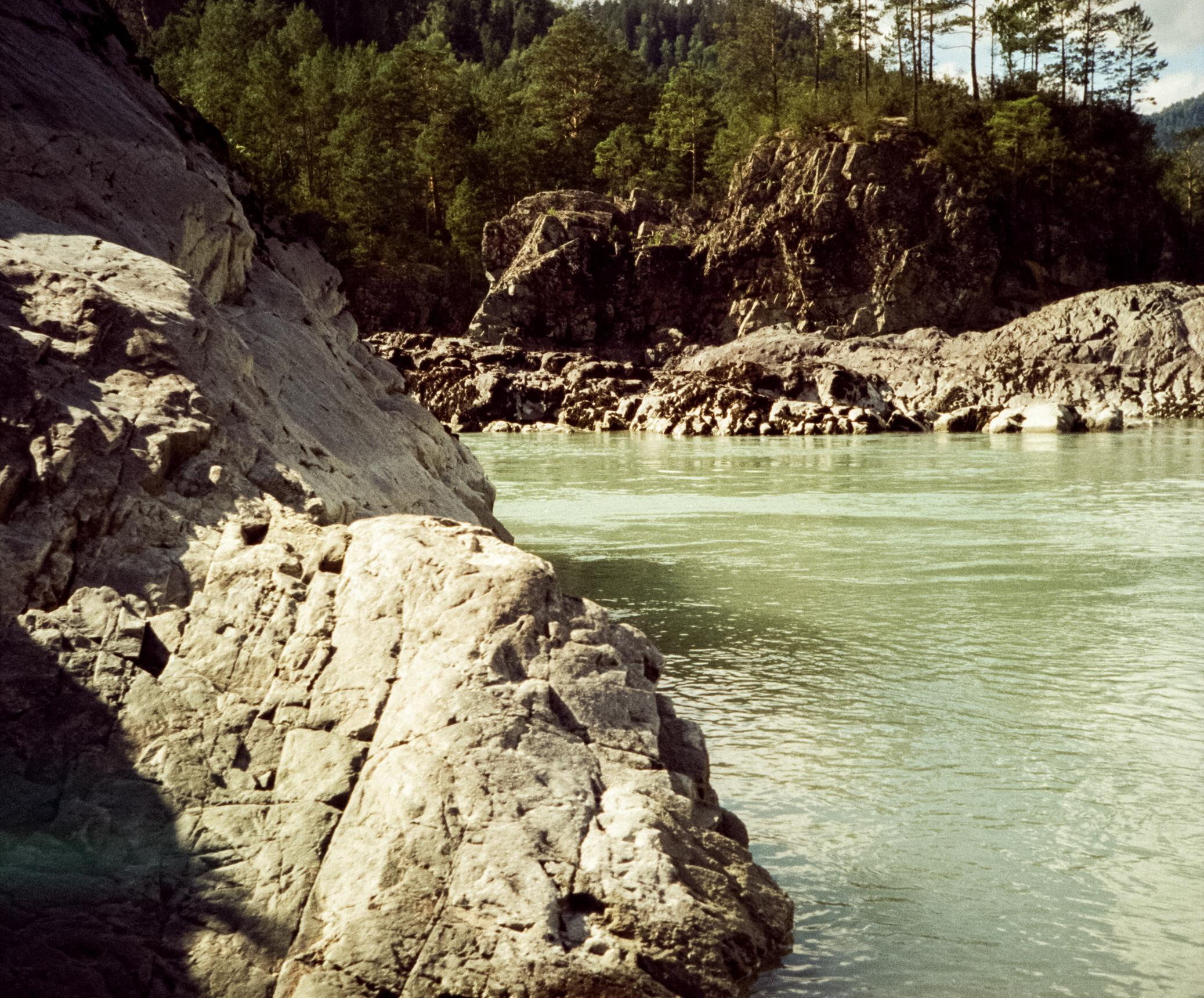 База Благодать на реке Куюм и Кедровый остров на Катуни. Фотограф-документалист Мария Осокина