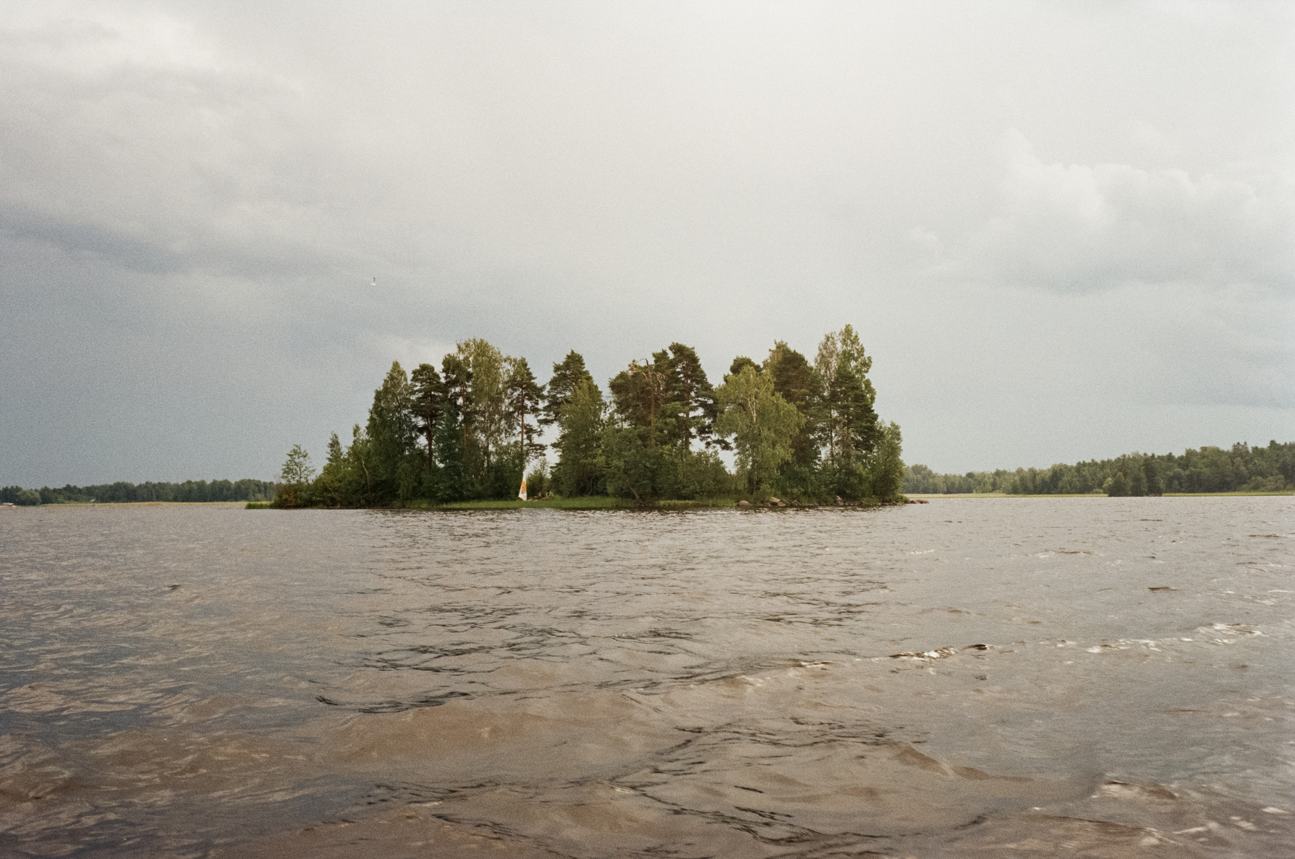На моторке по реке Вуокса. Лодочная станция Вуокса-спорт. Фотограф-документалист Мария Осокина