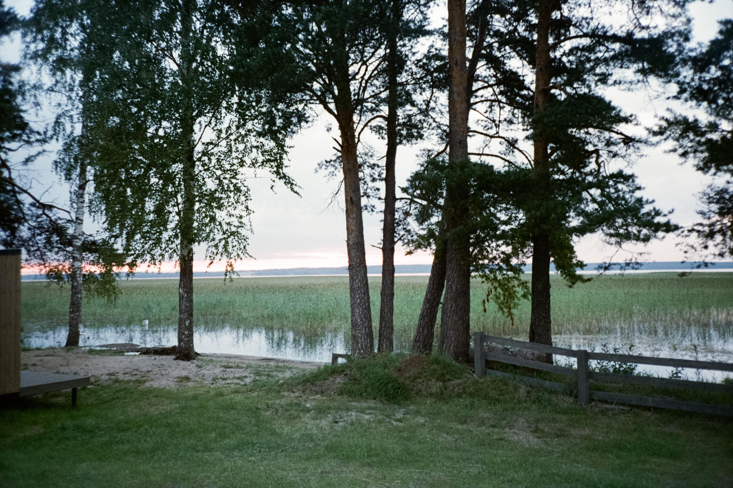 Маяк Вуохенсало в Golden Hour и озеро Отрадное на рассвете. Фотограф-документалист Мария Осокина