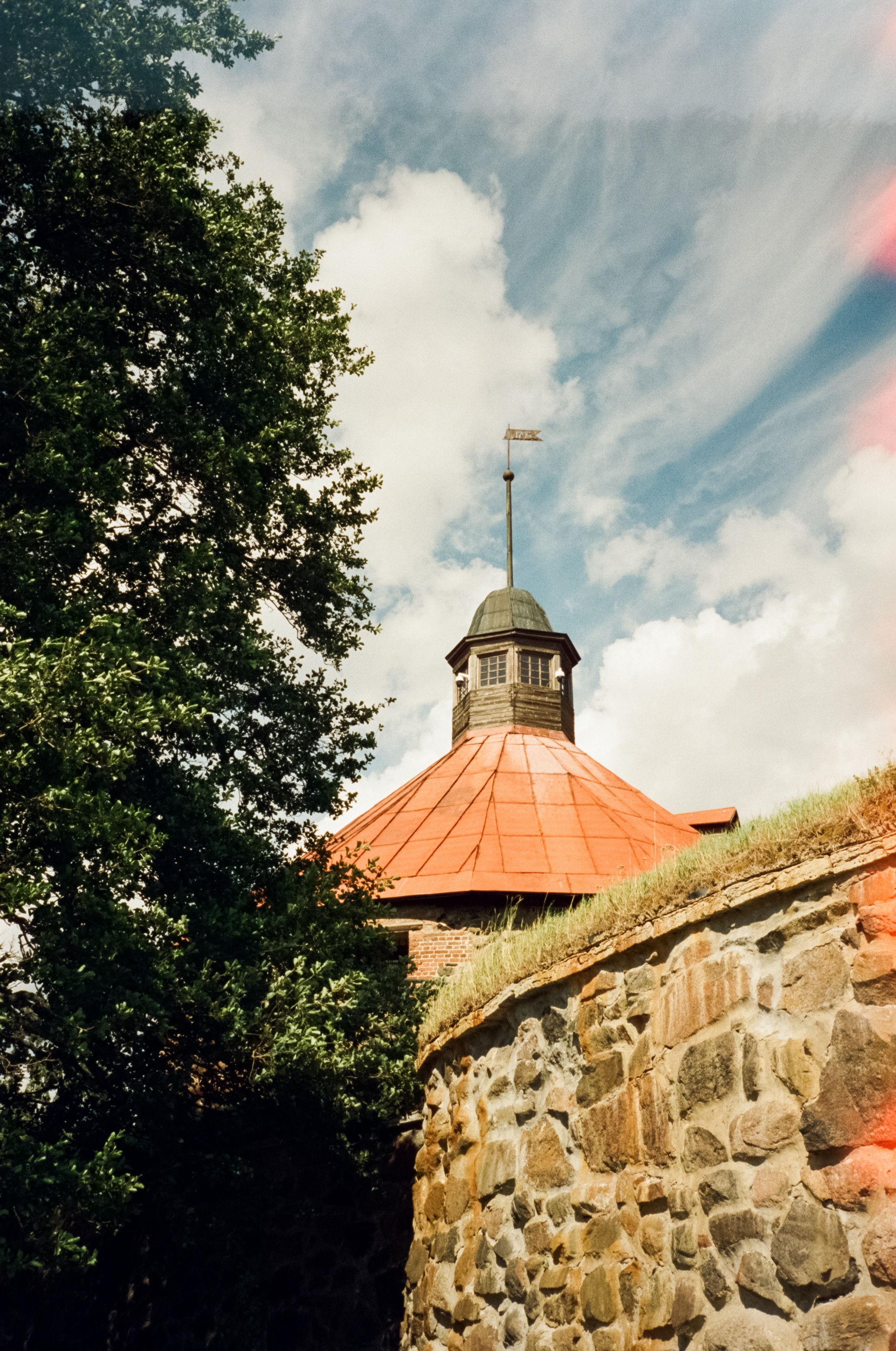 Прогулка по Приозерску: Причал Валаамского монастыря и крепость Корела. Фотограф-документалист Мария Осокина