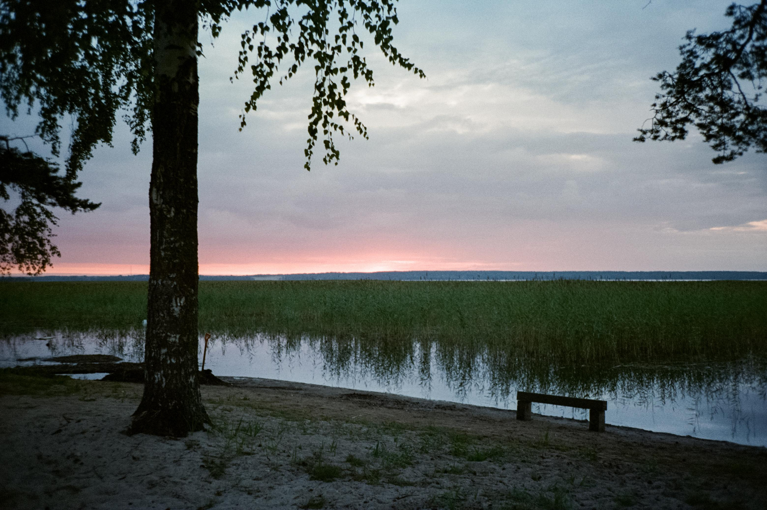Маяк Вуохенсало в Golden Hour и озеро Отрадное на рассвете. Фотограф-документалист Мария Осокина