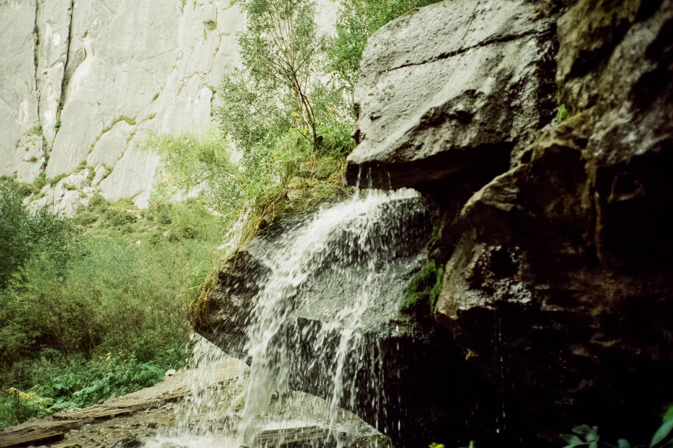 Урочище Чечкыш. Виды на Заячий остров и Разбитое сердце Катуни. Водопа. Фотограф-документалист Мария Осокина