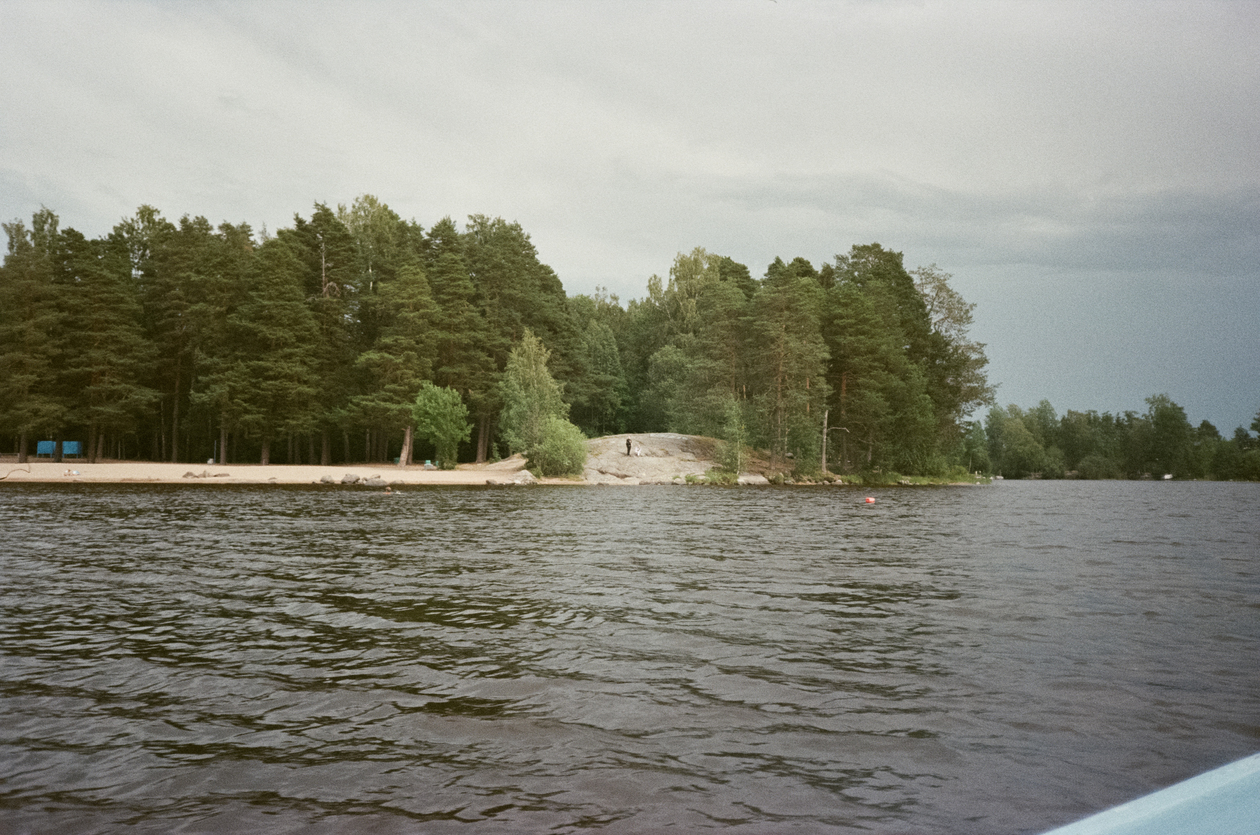 На моторке по реке Вуокса. Лодочная станция Вуокса-спорт. Фотограф-документалист Мария Осокина