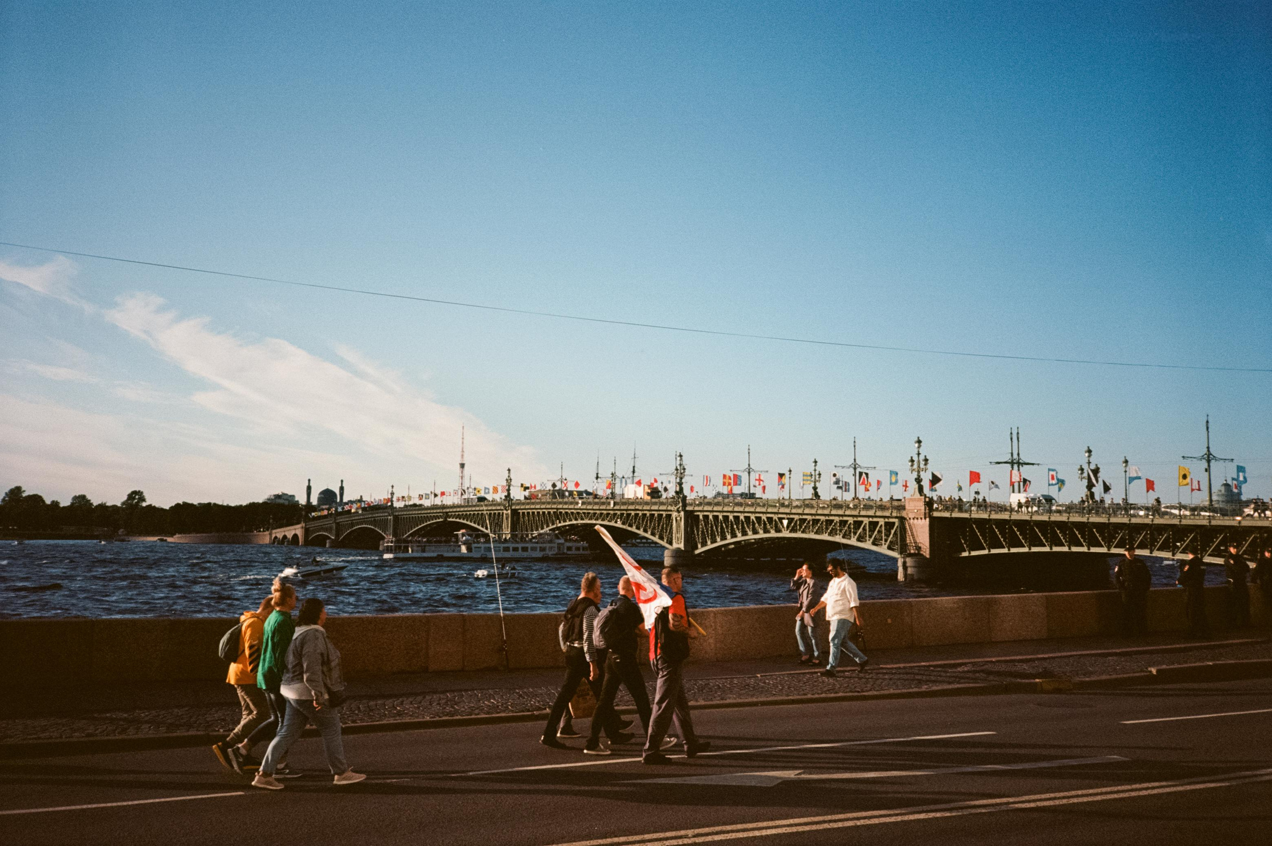 Питер. Крейсер Аврора и набережная Невы накануне дня ВМФ. Фотограф-документалист Мария Осокина