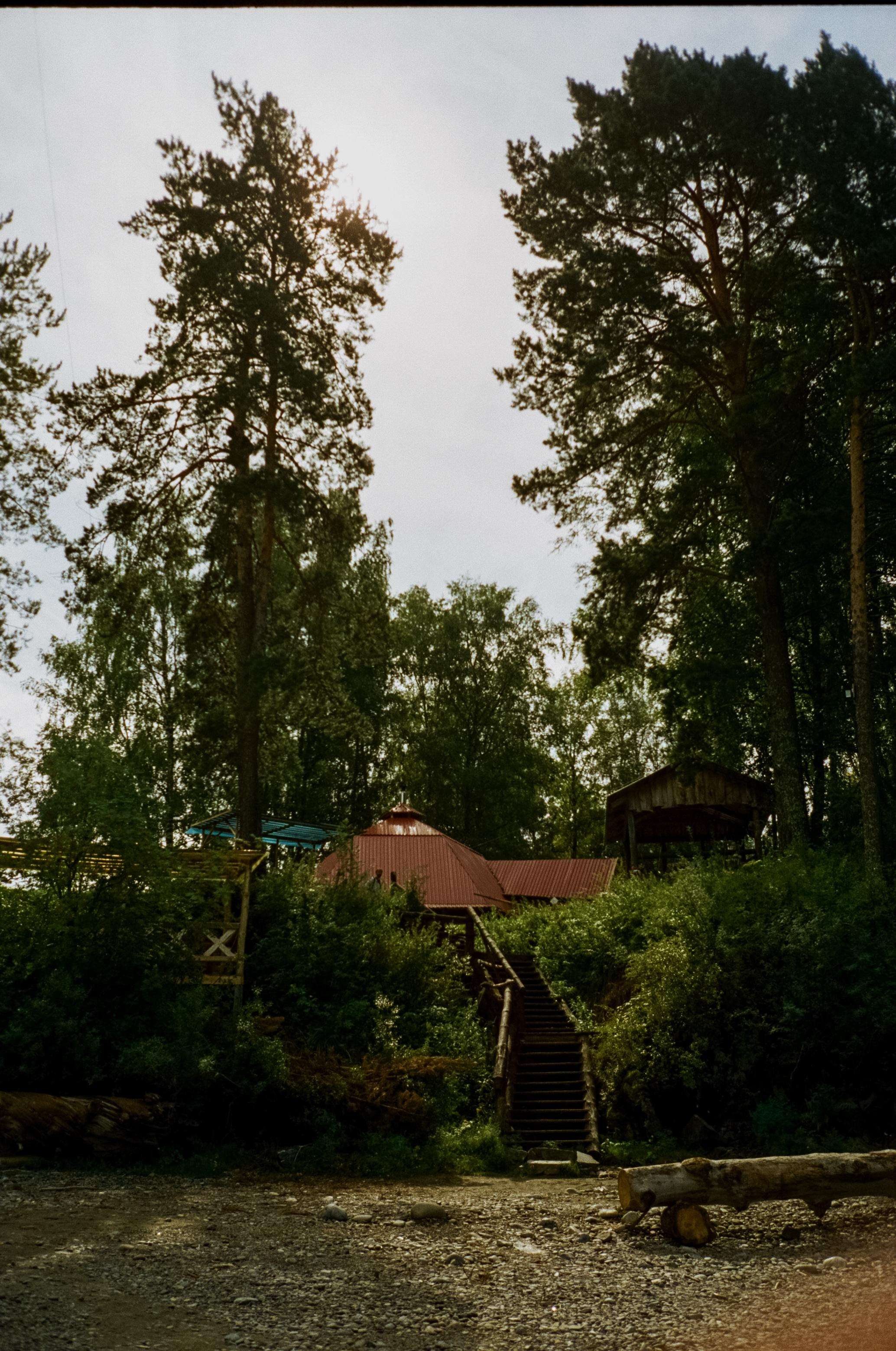 Кызыл-Таш на Катуни. Центр Чуйского тракта, 488 км. Фотограф-документалист Мария Осокина