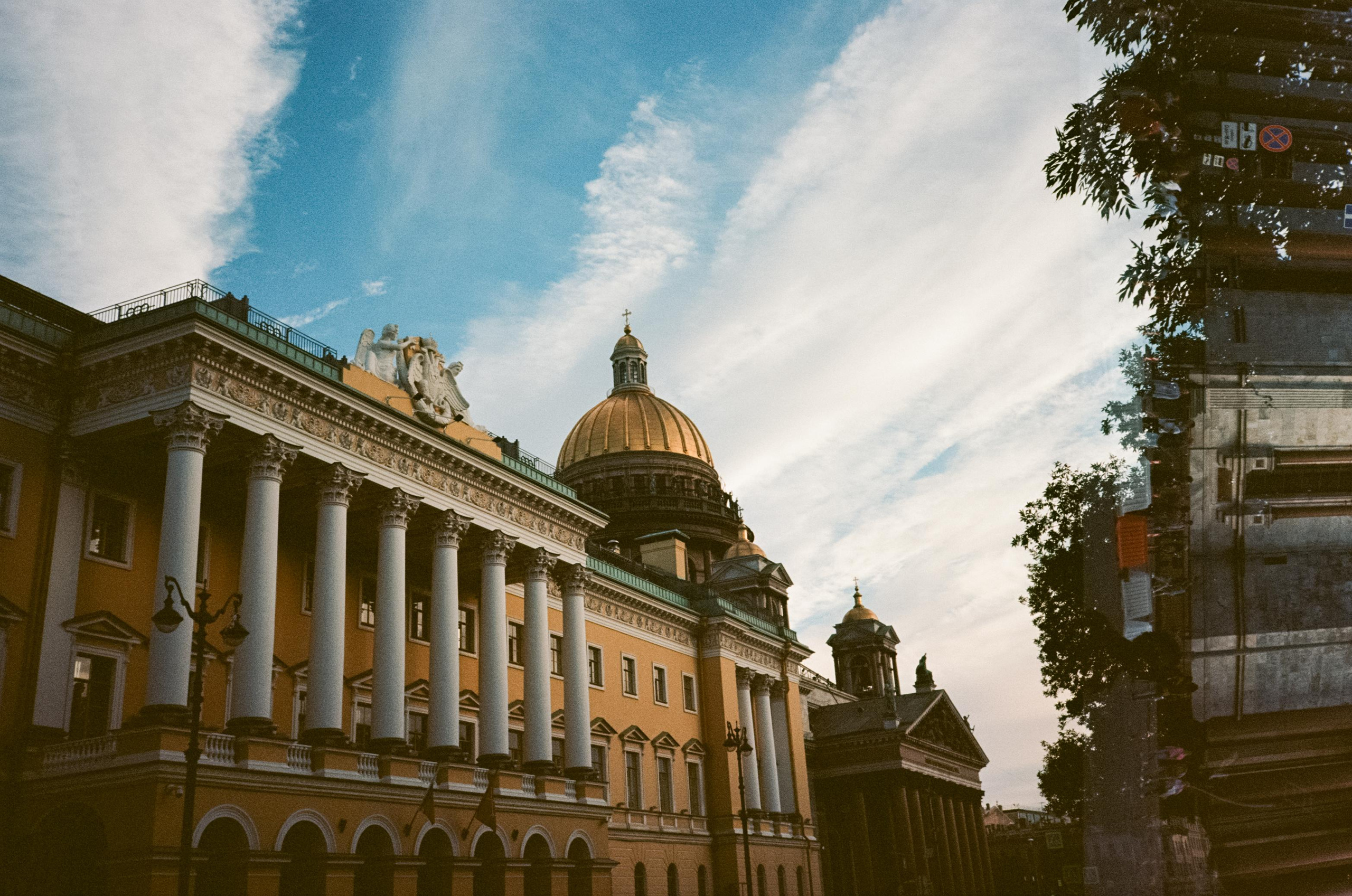 Праздничный Санкт-Петербург. Исаакиевский Собор, Эрмитаж и Нева. Фотограф-документалист Мария Осокина
