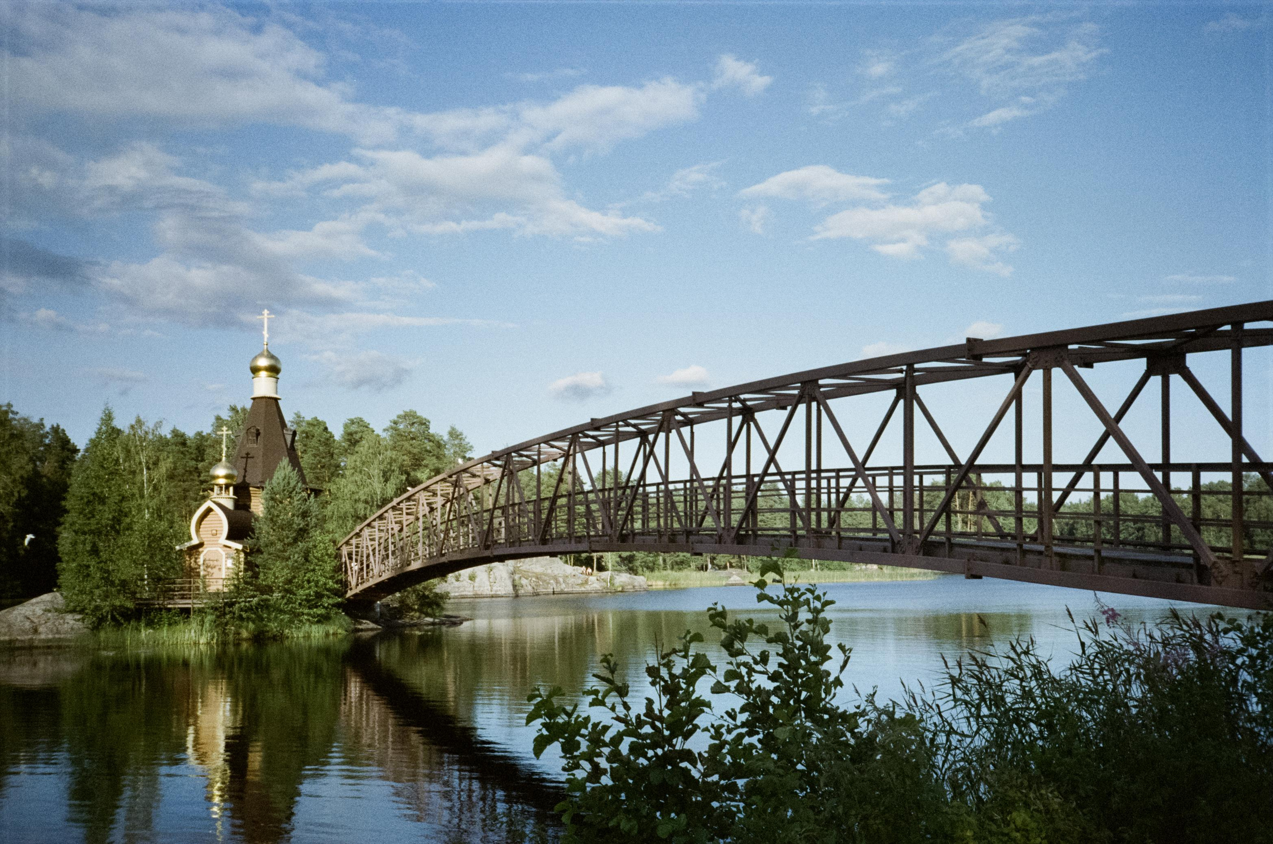 Храм Андрея Первозванного на Вуоксе и лютеранская кирха в Мельникове. Фотограф-документалист Мария Осокина