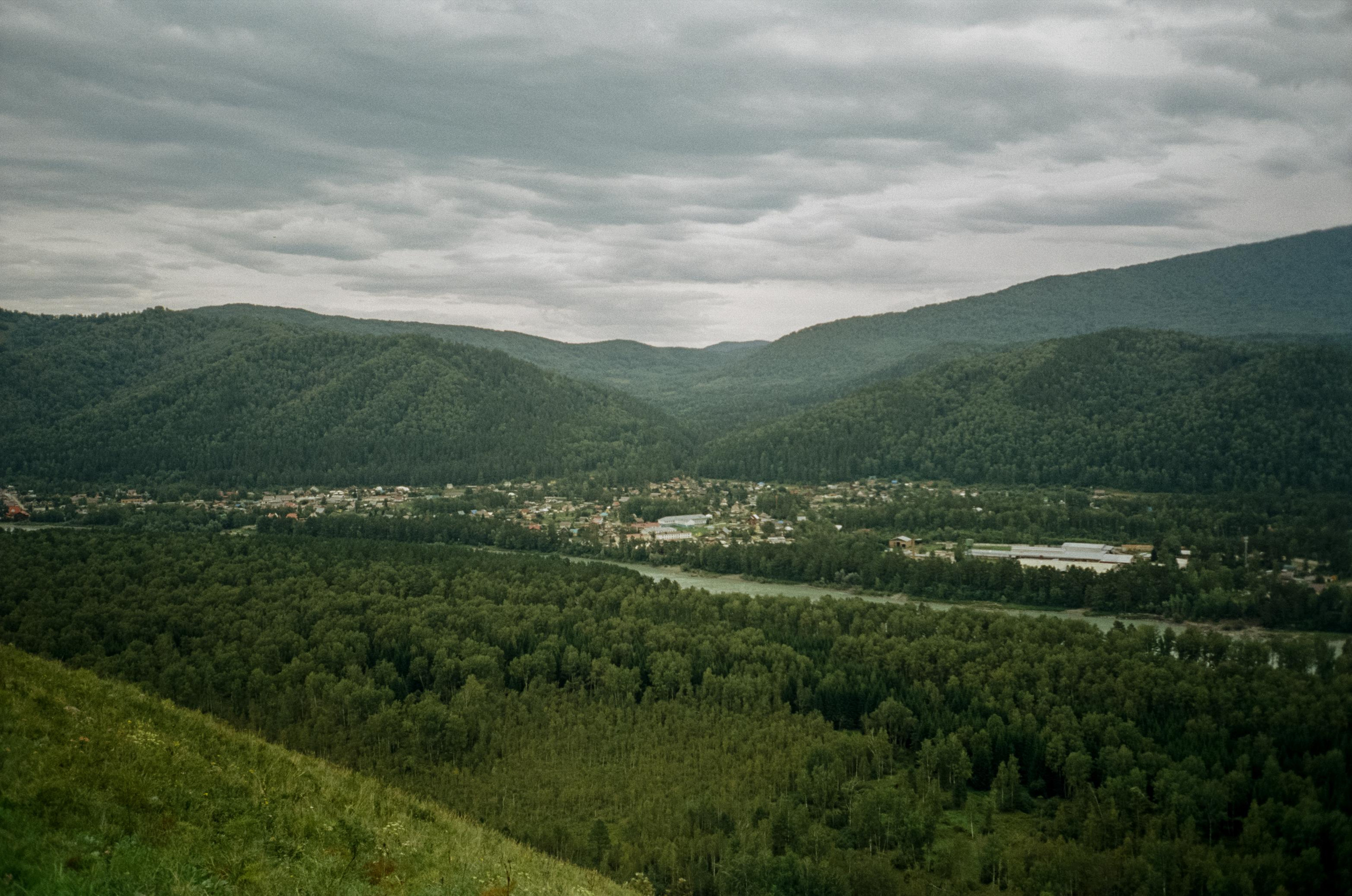 Гора Чертов Палец в селе Катунь. Фотограф-документалист Мария Осокина