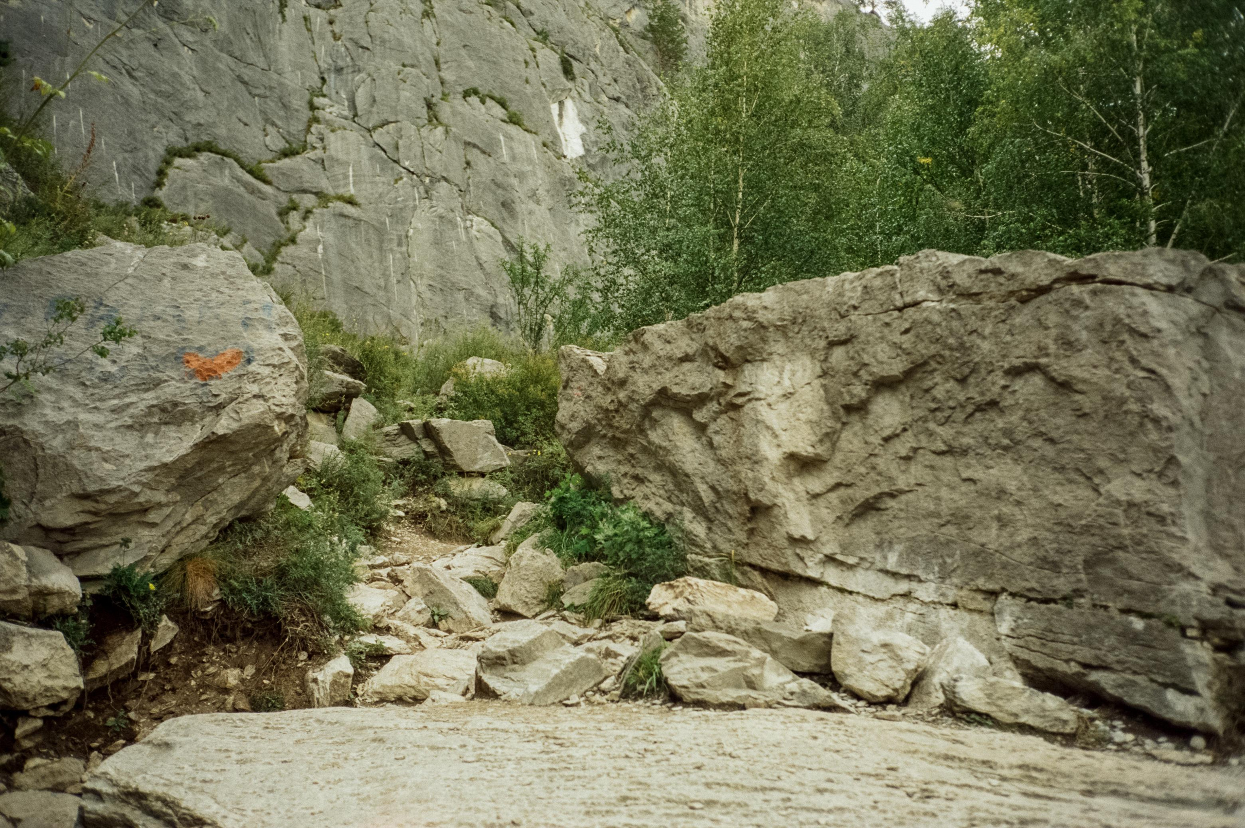 Урочище Чечкыш. Виды на Заячий остров и Разбитое сердце Катуни. Водопа. Фотограф-документалист Мария Осокина