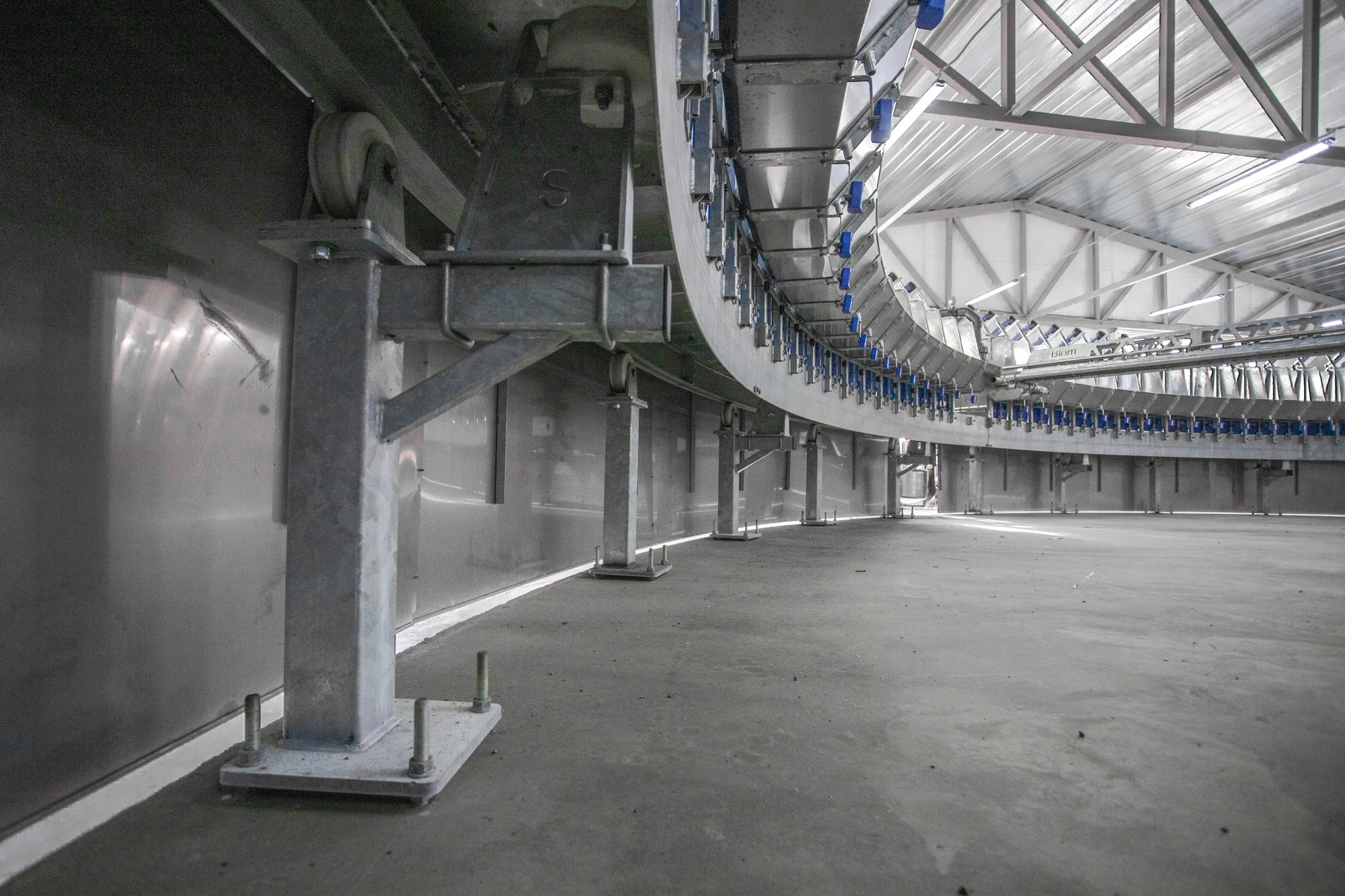 Открытие карусели для дойки скота. Репортажный, промышленный и маркетплейс-фотограф Дмитрий Чернат