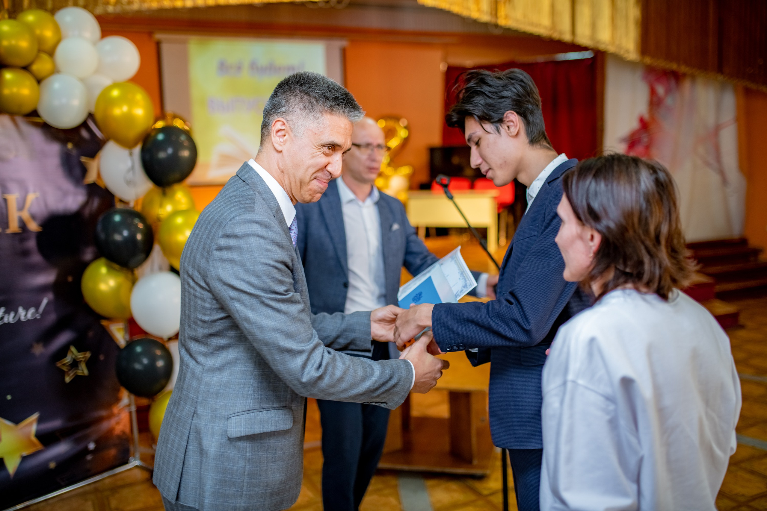 Вручение дипломов. ProfotoNK