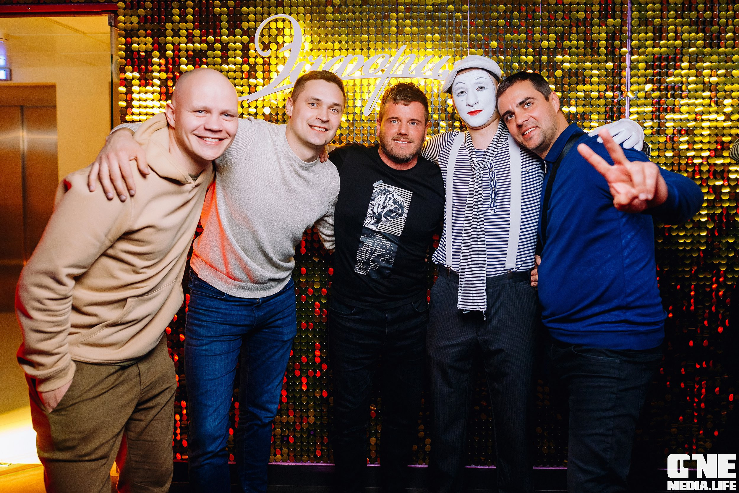 Фотоотчет из караоке клуба Эйфория в Калининграде. One Media Life: фоторепортажи, фотоотчеты с мероприятий и заведений