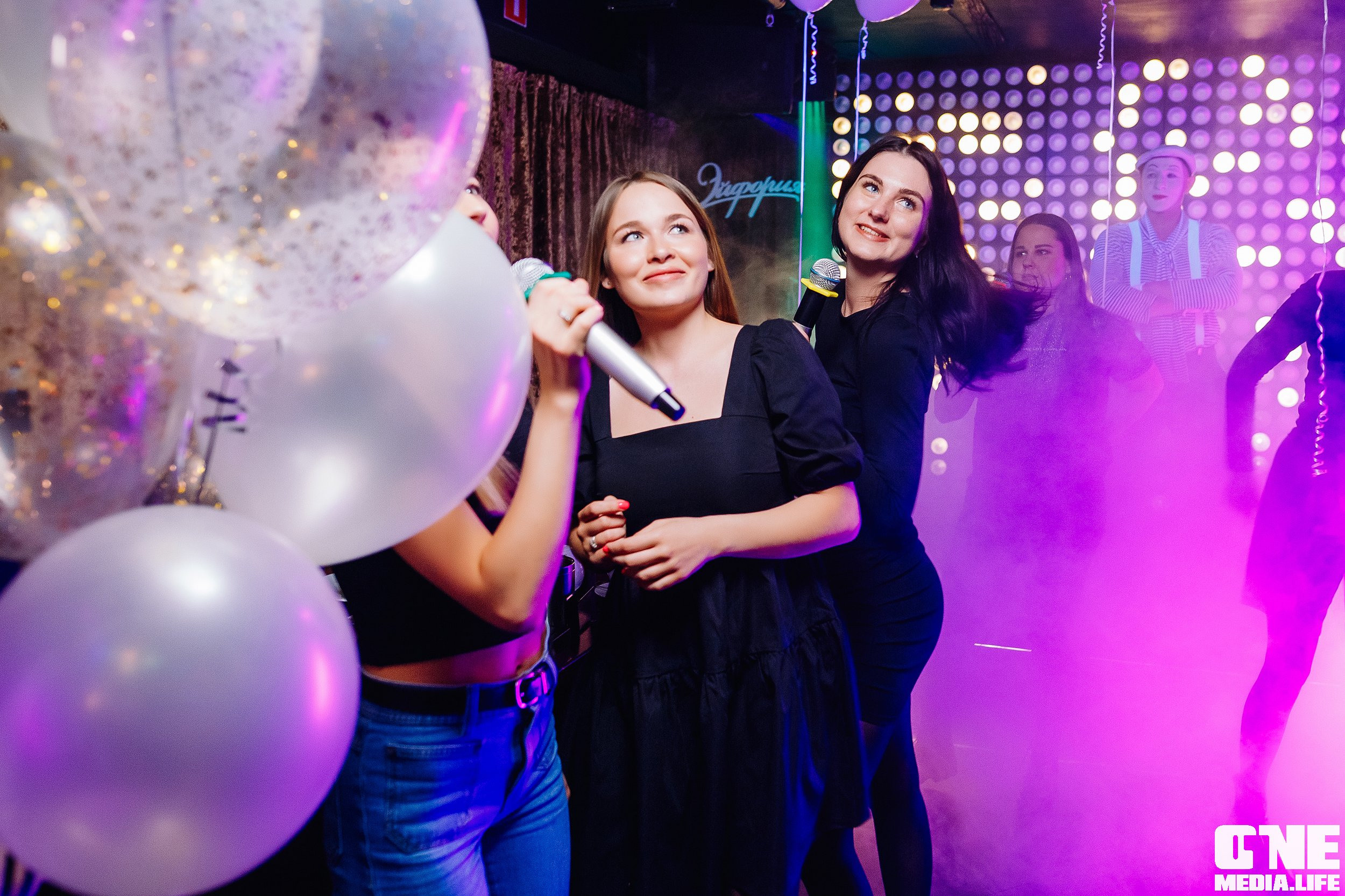 Фотоотчет из караоке клуба Эйфория в Калининграде. One Media Life: фоторепортажи, фотоотчеты с мероприятий и заведений