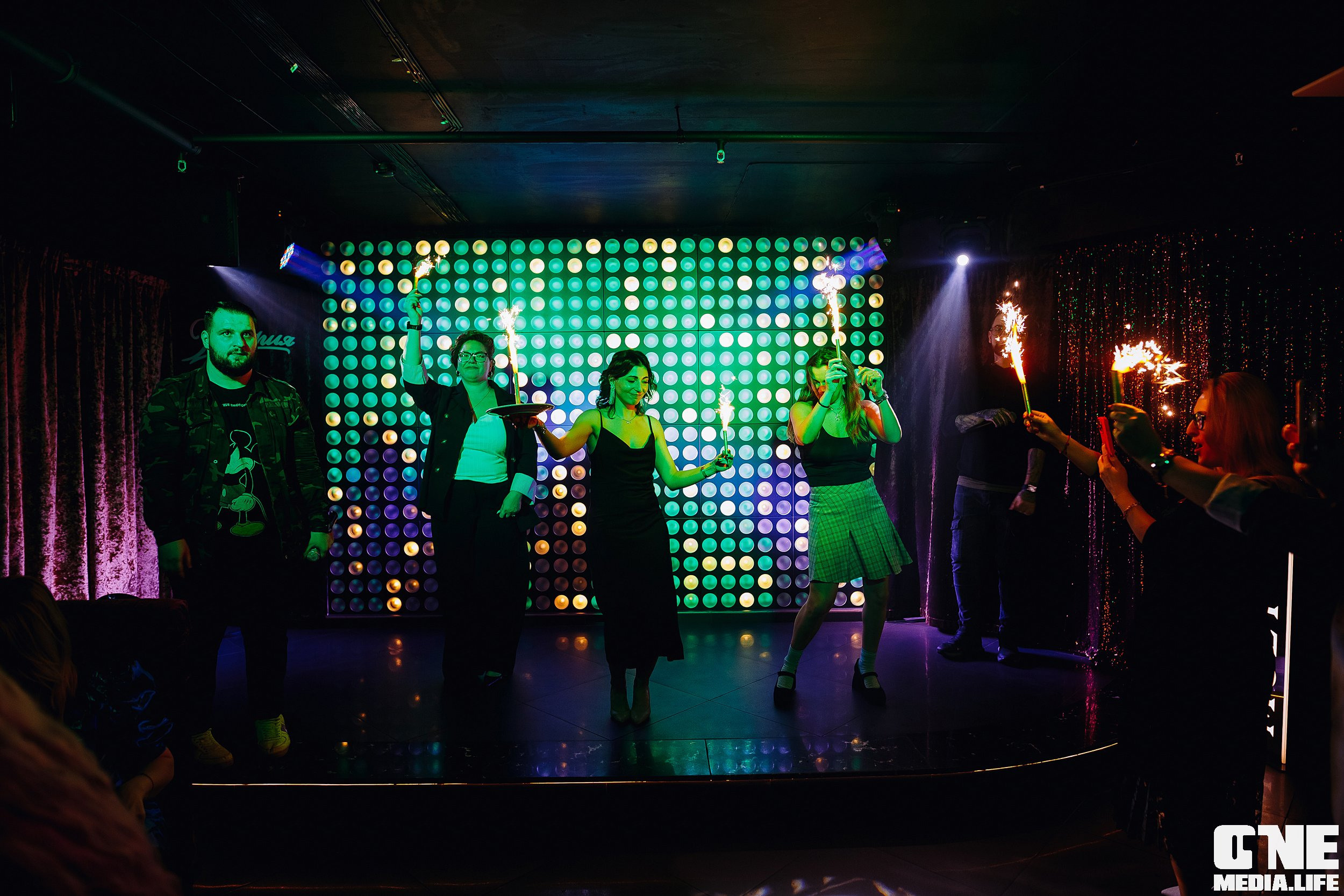 Фотоотчет из караоке клуба Эйфория в Калининграде. One Media Life: фоторепортажи, фотоотчеты с мероприятий и заведений