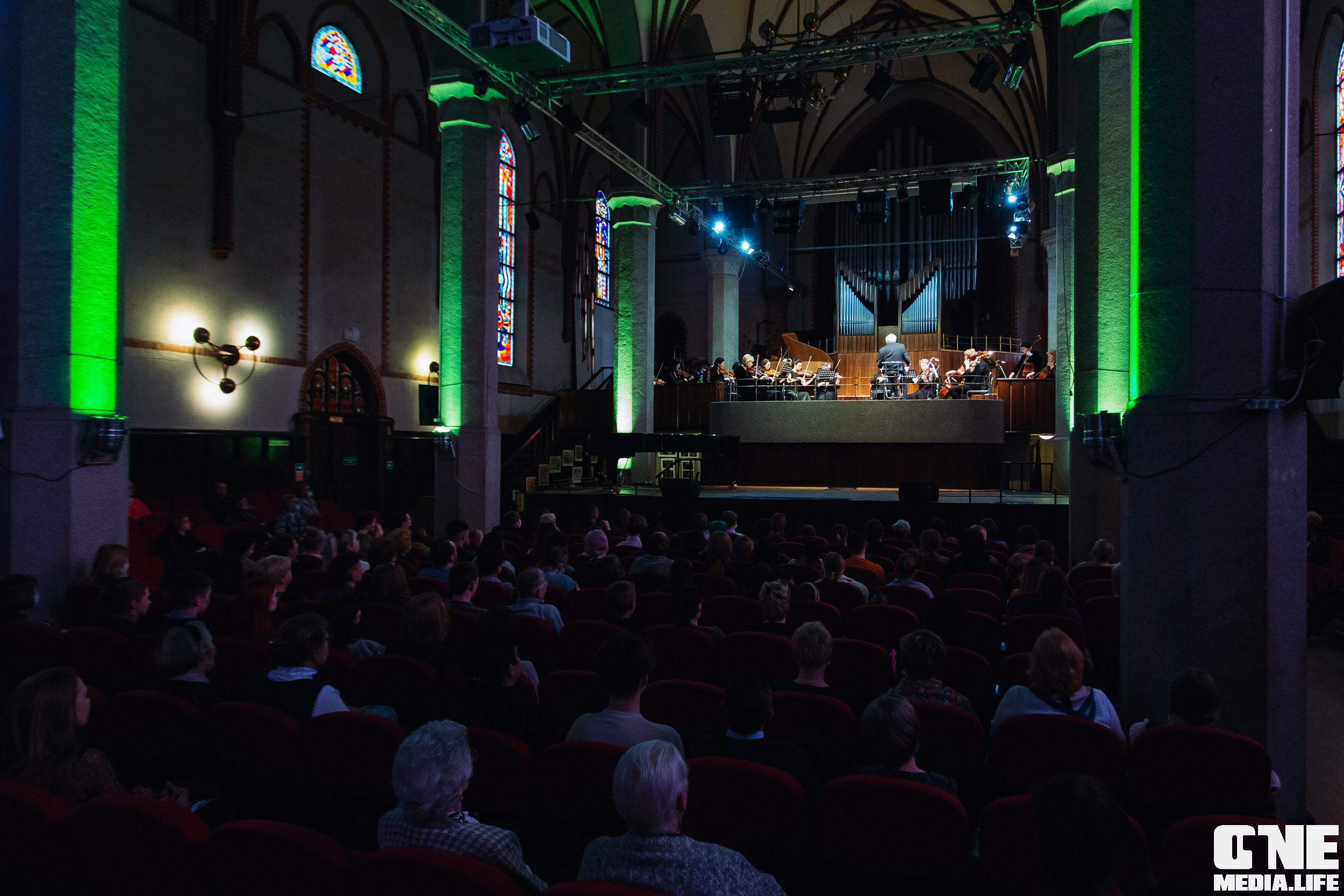 Камерный оркестр и студенты Московской государственной консерватории. One Media Life: фоторепортажи, фотоотчеты с мероприятий и заведений