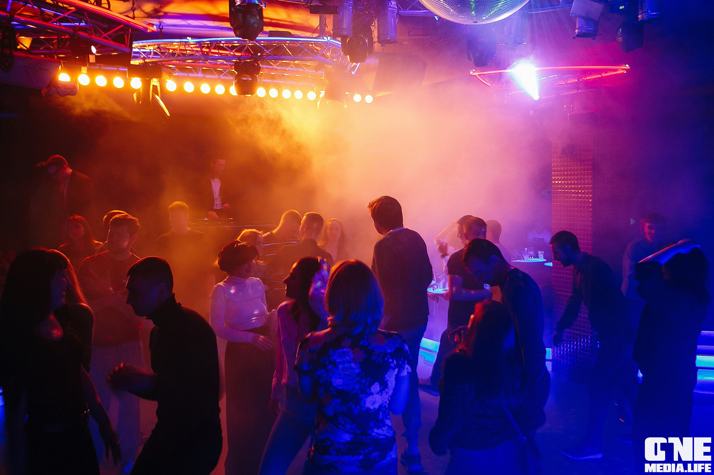 Фотоотчет из ночного клуба Планета в Калининграде. One Media Life: фоторепортажи, фотоотчеты с мероприятий и заведений